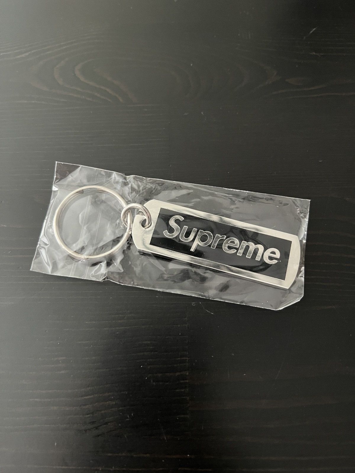 Supreme Supreme Metal Tag Keychain SS14 Size ONE SIZE - 1 Thumbnail