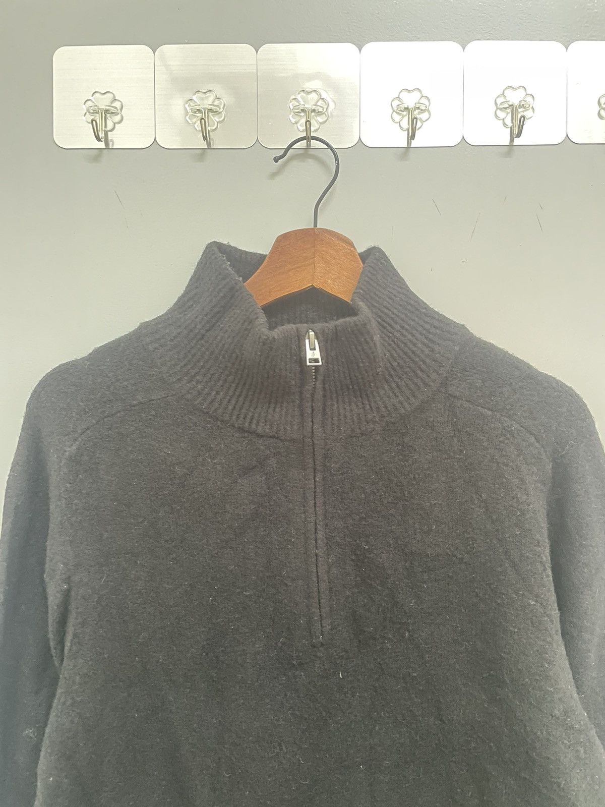 JW Anderson × Uniqlo Half zipper Size US M / EU 48-50 / 2 - 2 Thumbnail