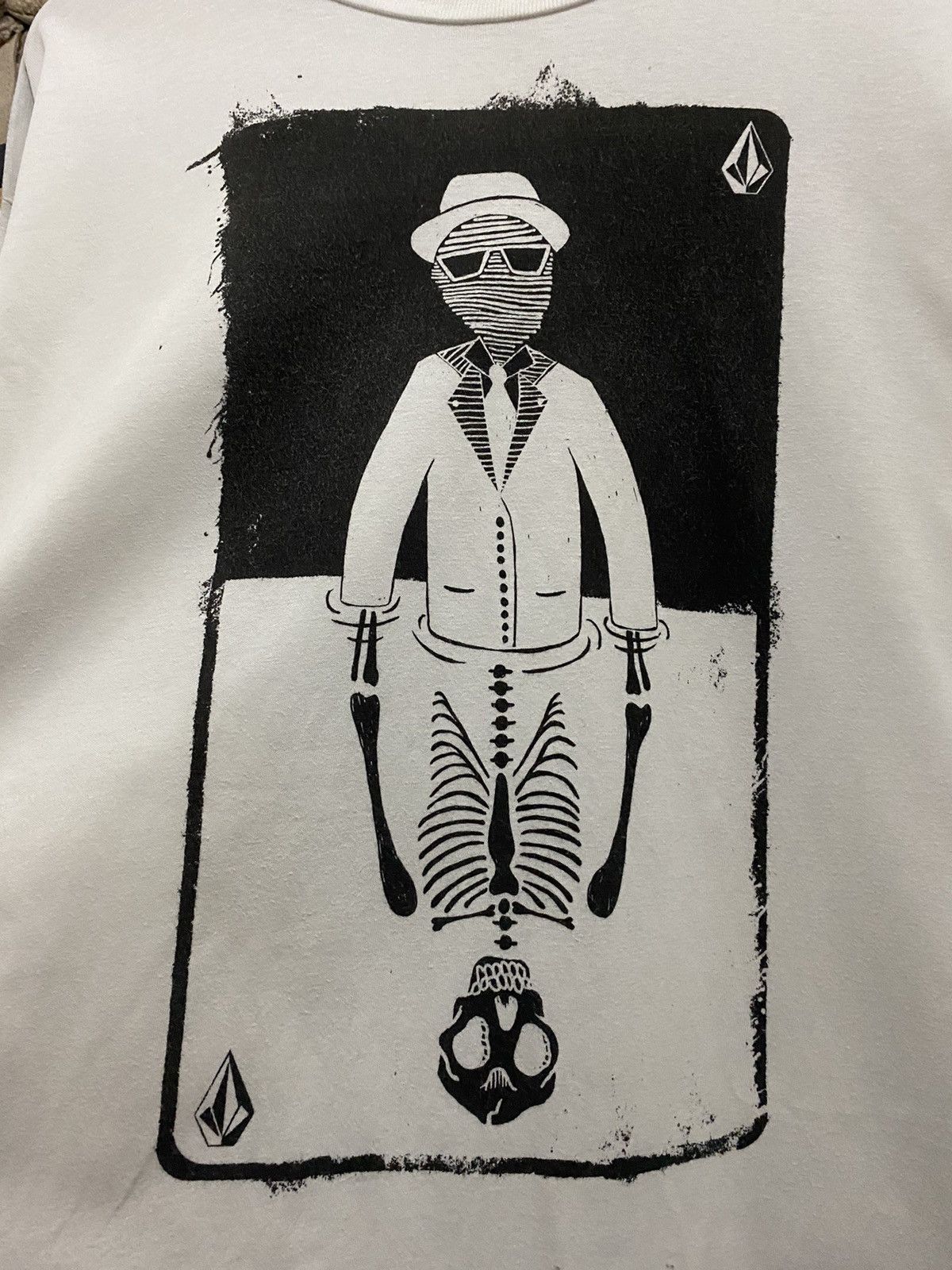 Volcom Vintage Skateboard Volcom Cards Skeleton Longsleeve Tee Size US XL / EU 56 / 4 - 2 Thumbnail
