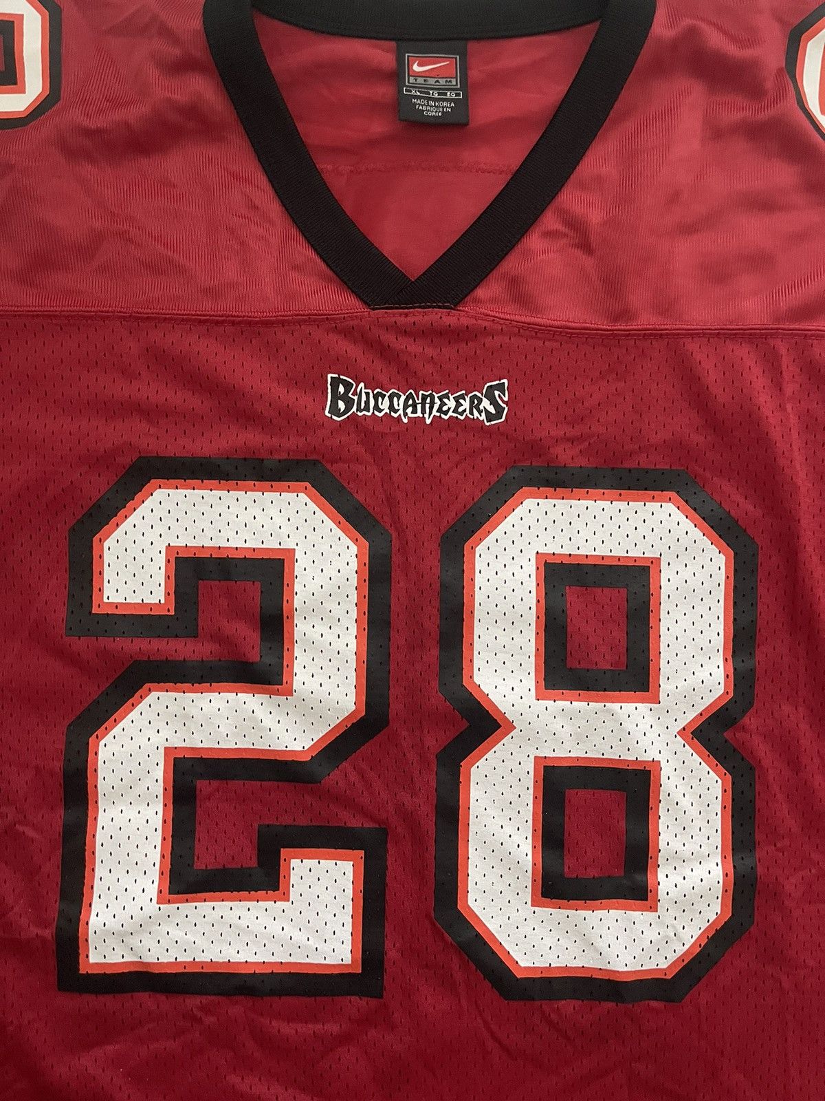 Nike Vintage Warrick Dunn Buccaneers Jersey XL Size US XL / EU 56 / 4 - 3 Thumbnail