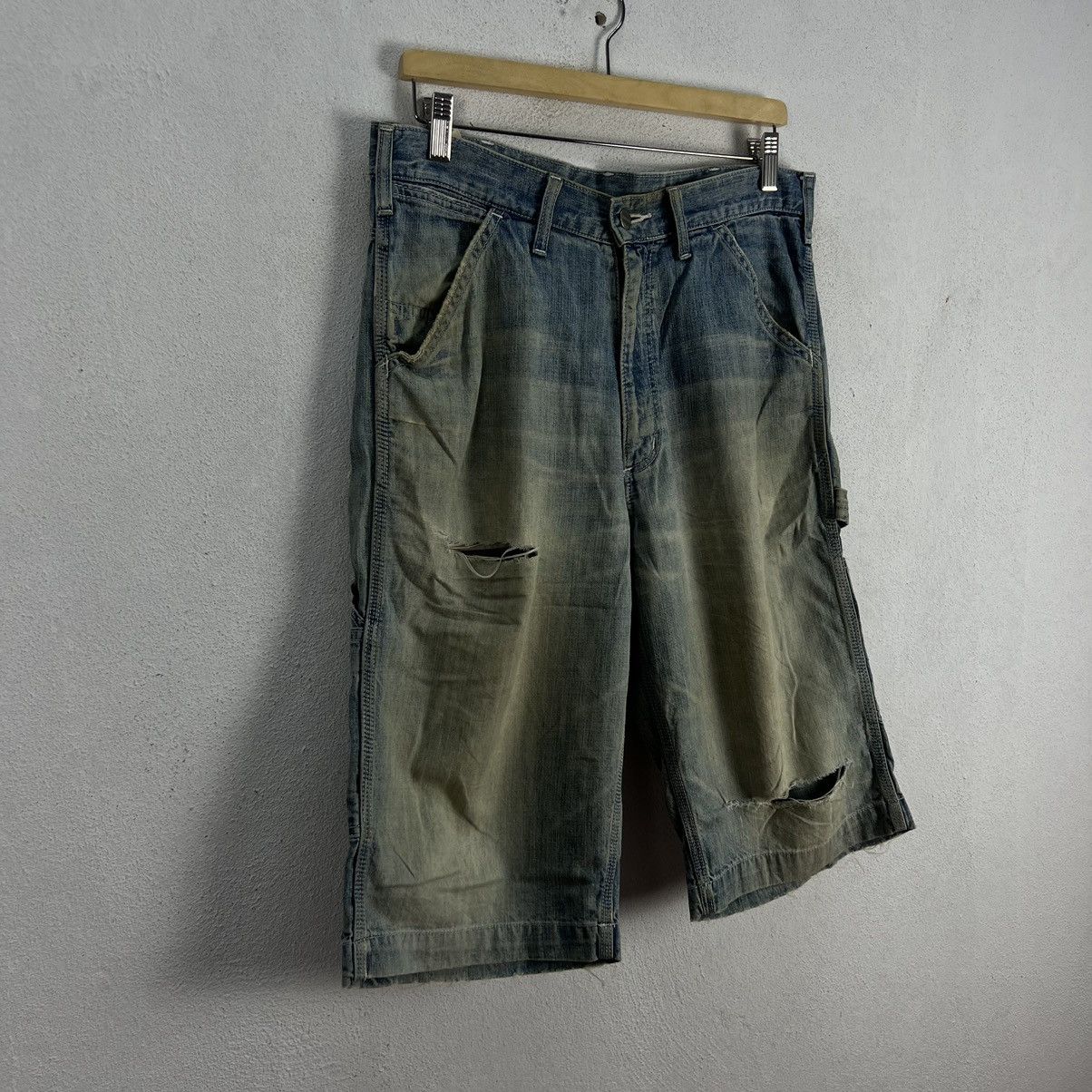 Carhartt VINTAGE CARHARTT SHORT DENIM PANTS DISTRESSED DESIGN WEAR Size US 34 / EU 50 - 2 Thumbnail
