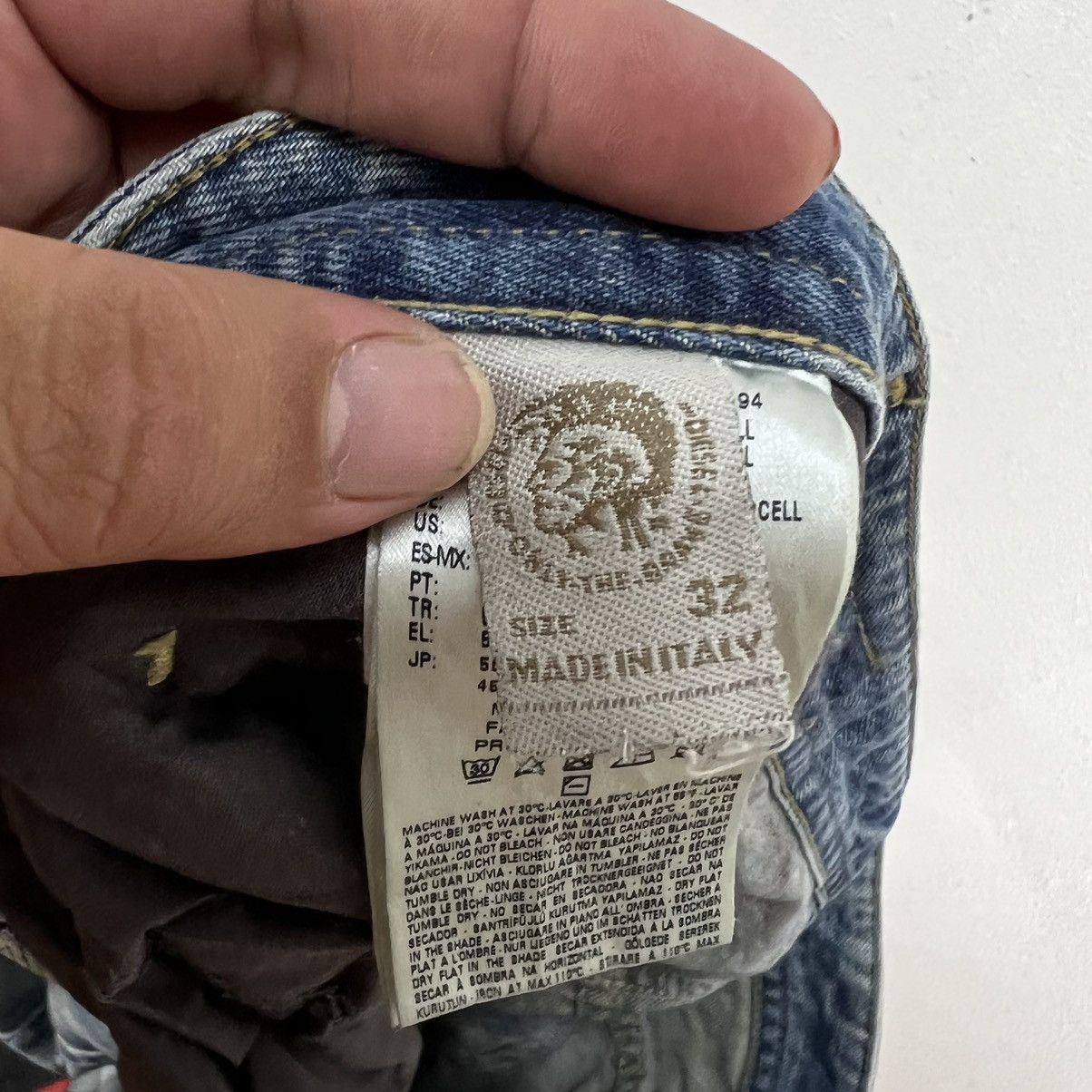Japanese Brand VINTAGE BUSTER DIESEL REGULAR SLIM DISTRESSED DENIM Size US 36 / EU 52 - 14 Thumbnail