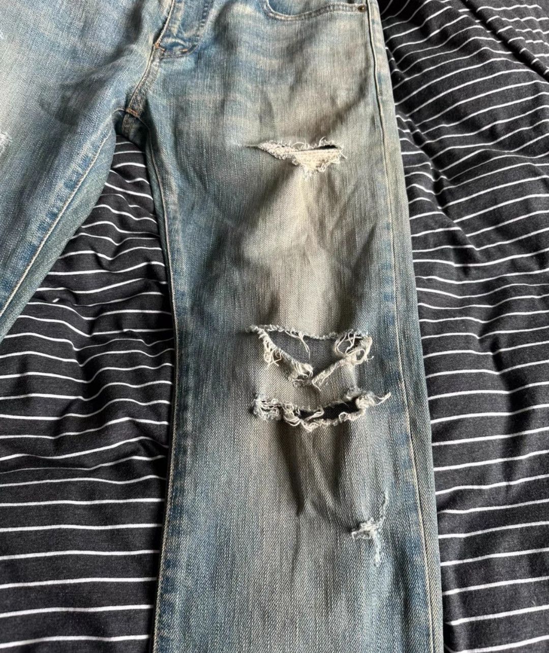 Saint Laurent Paris Saint Laurent d02 great damage jeans Size US 29 - 4 Thumbnail
