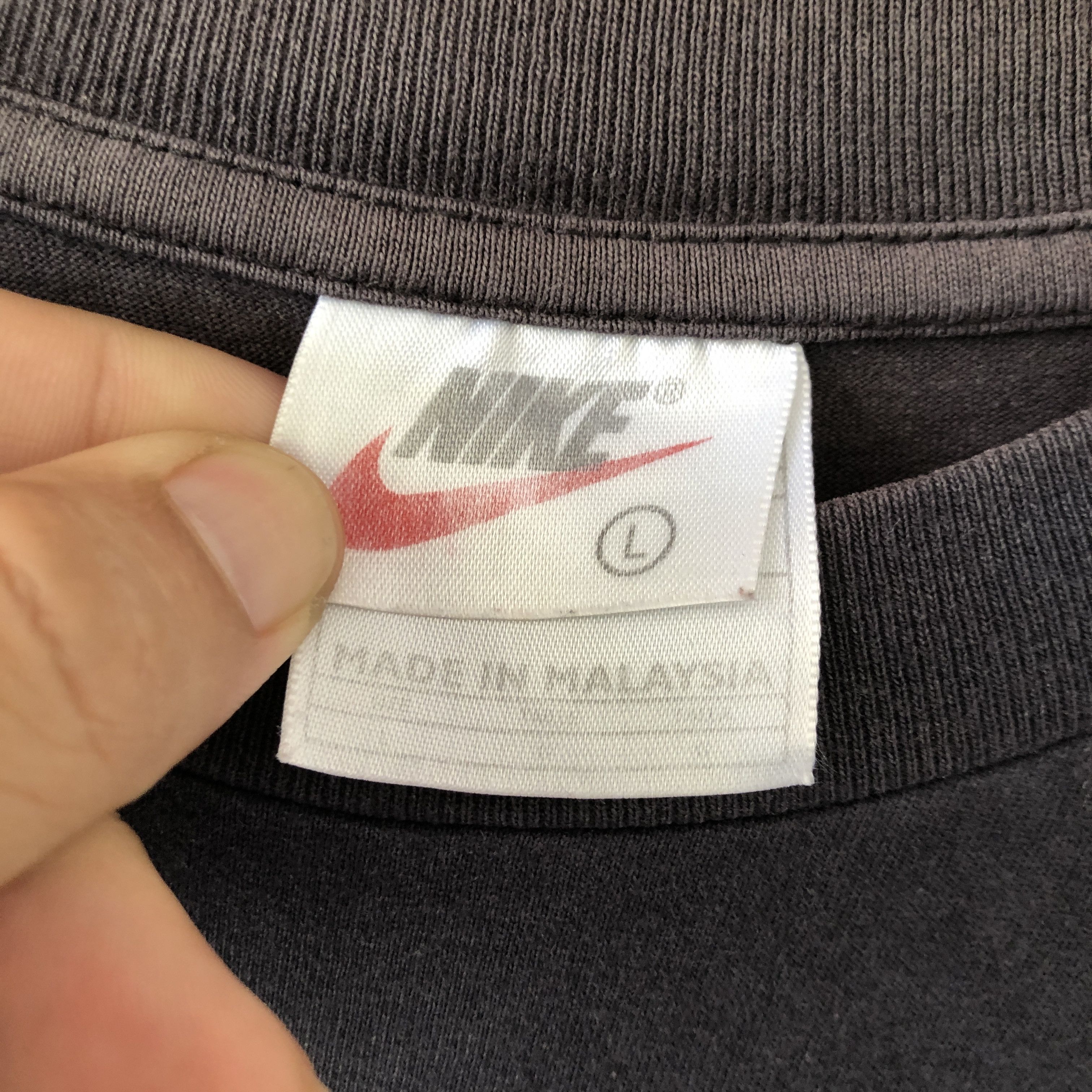 Nike × Vintage Vintage Nike Air Swoosh Big Logo Black Tee Shirt L Big Size Size US L / EU 52-54 / 3 - 3 Thumbnail