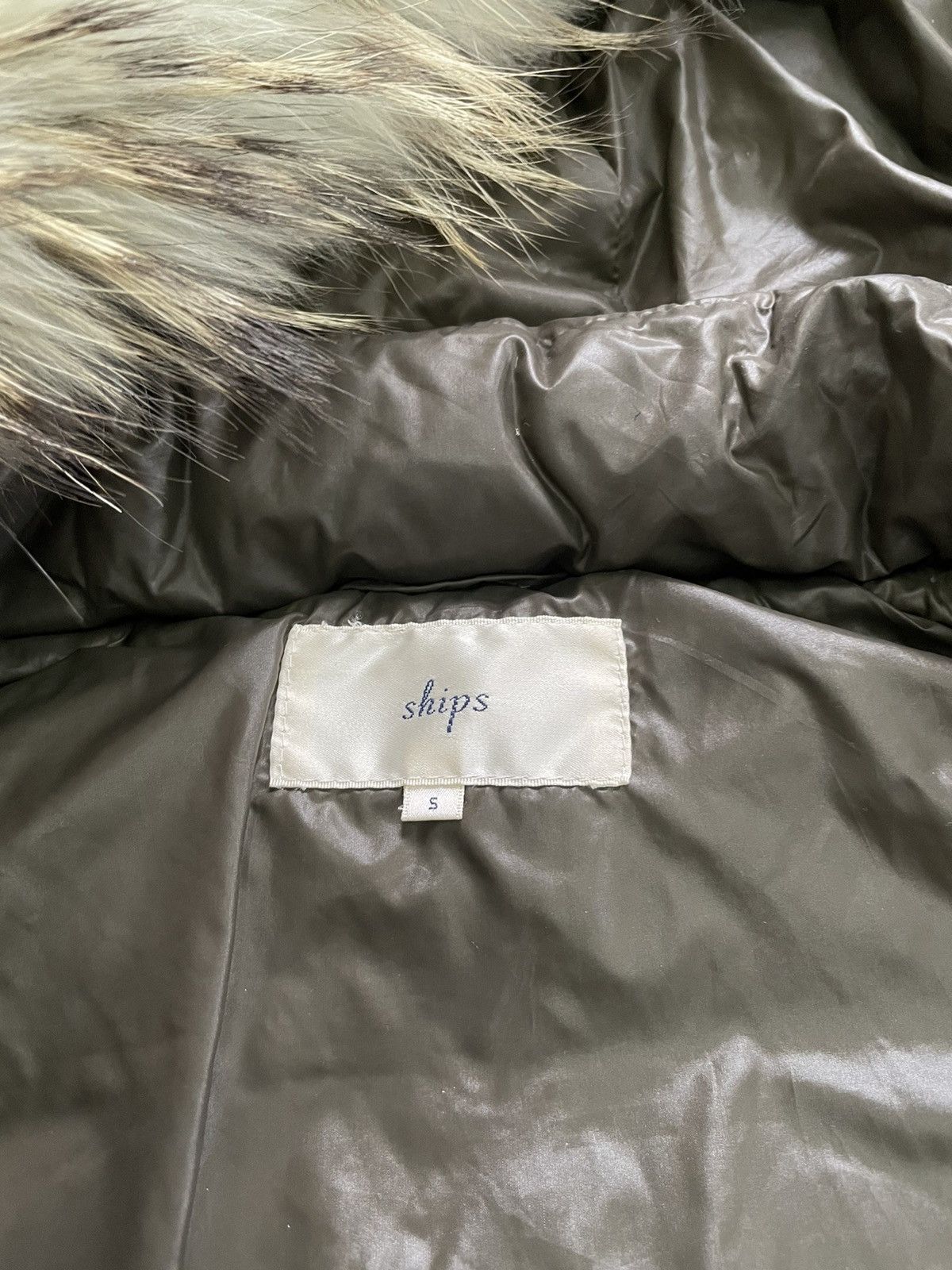 SHIPS Ships White duck down. Raccoon fur lined Size US S / EU 44-46 / 1 - 5 Thumbnail
