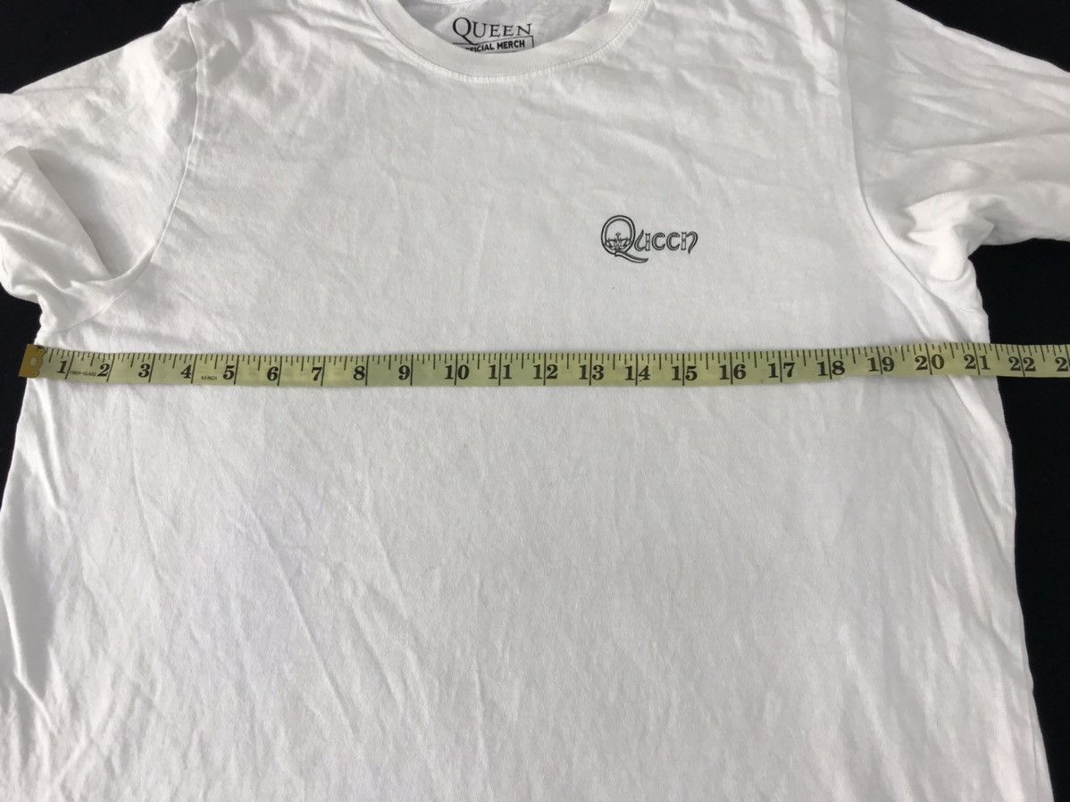 Band Tees Queen Official Merch British Rock Band Small Logo Size L Size US L / EU 52-54 / 3 - 7 Thumbnail