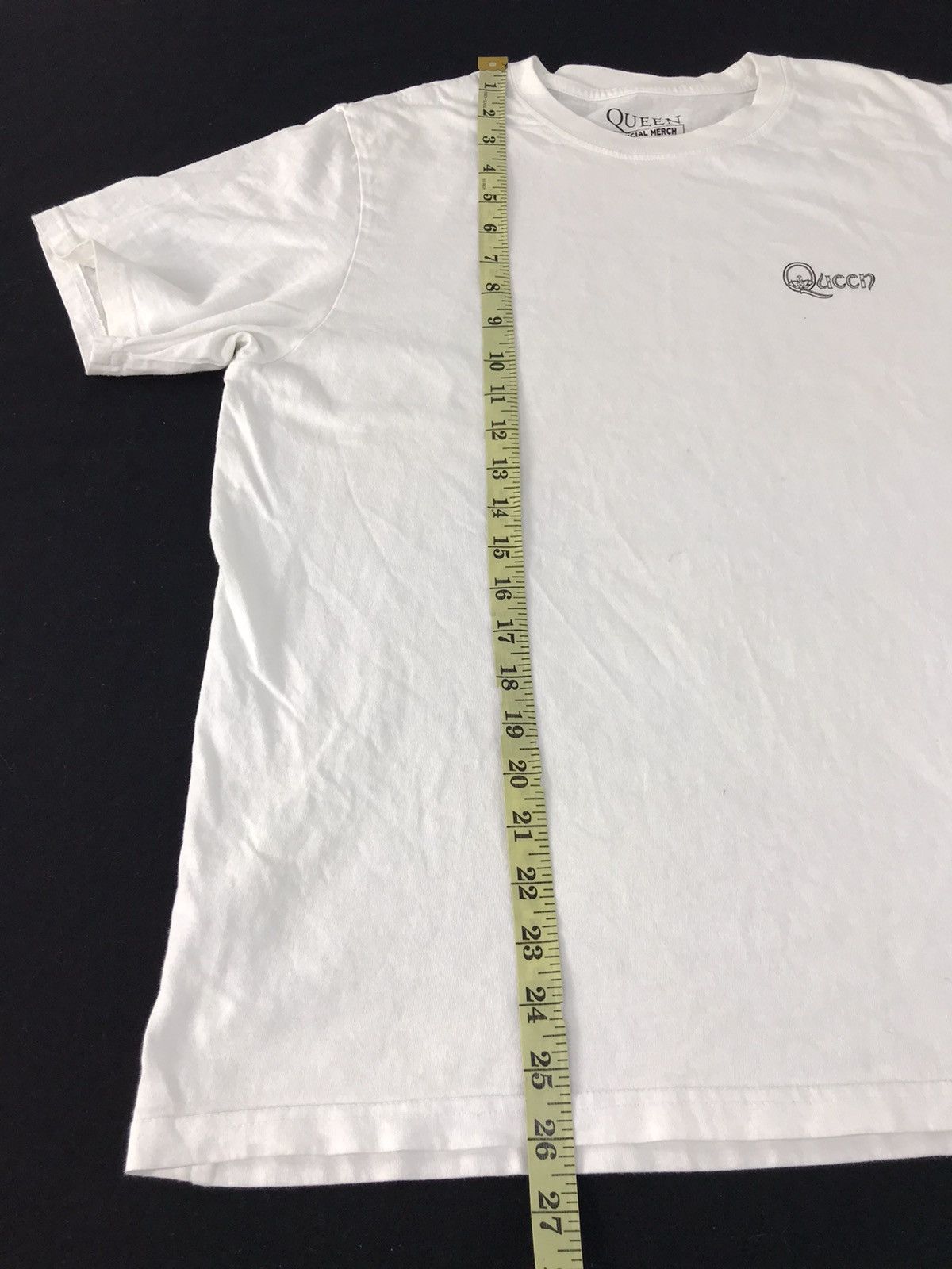 Band Tees Queen Official Merch British Rock Band Small Logo Size L Size US L / EU 52-54 / 3 - 8 Thumbnail