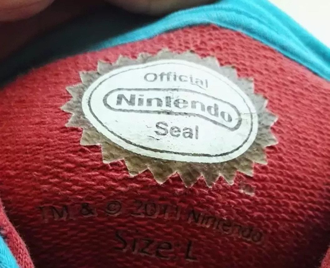 Nintendo Hoodie super mario video game nintendo 2011 Made in Turkey Size US L / EU 52-54 / 3 - 6 Thumbnail