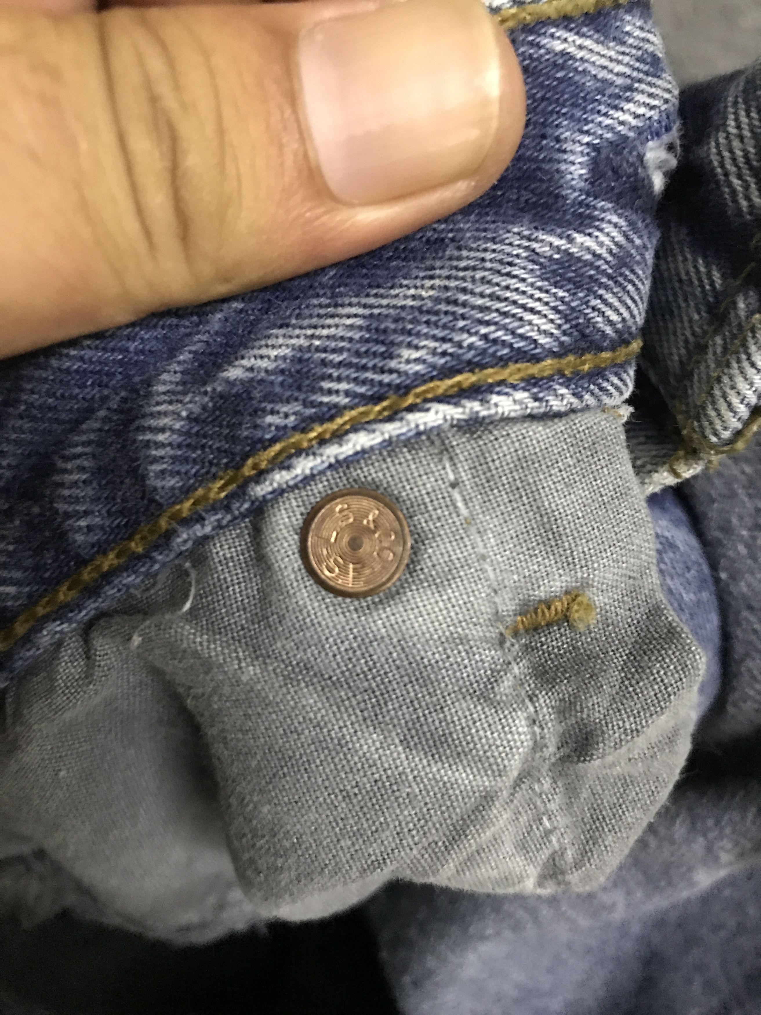 Levi's VLEV110 Vintage Rare Levis 501 "USED LOOK' Jeans Size US 27 - 15 Thumbnail