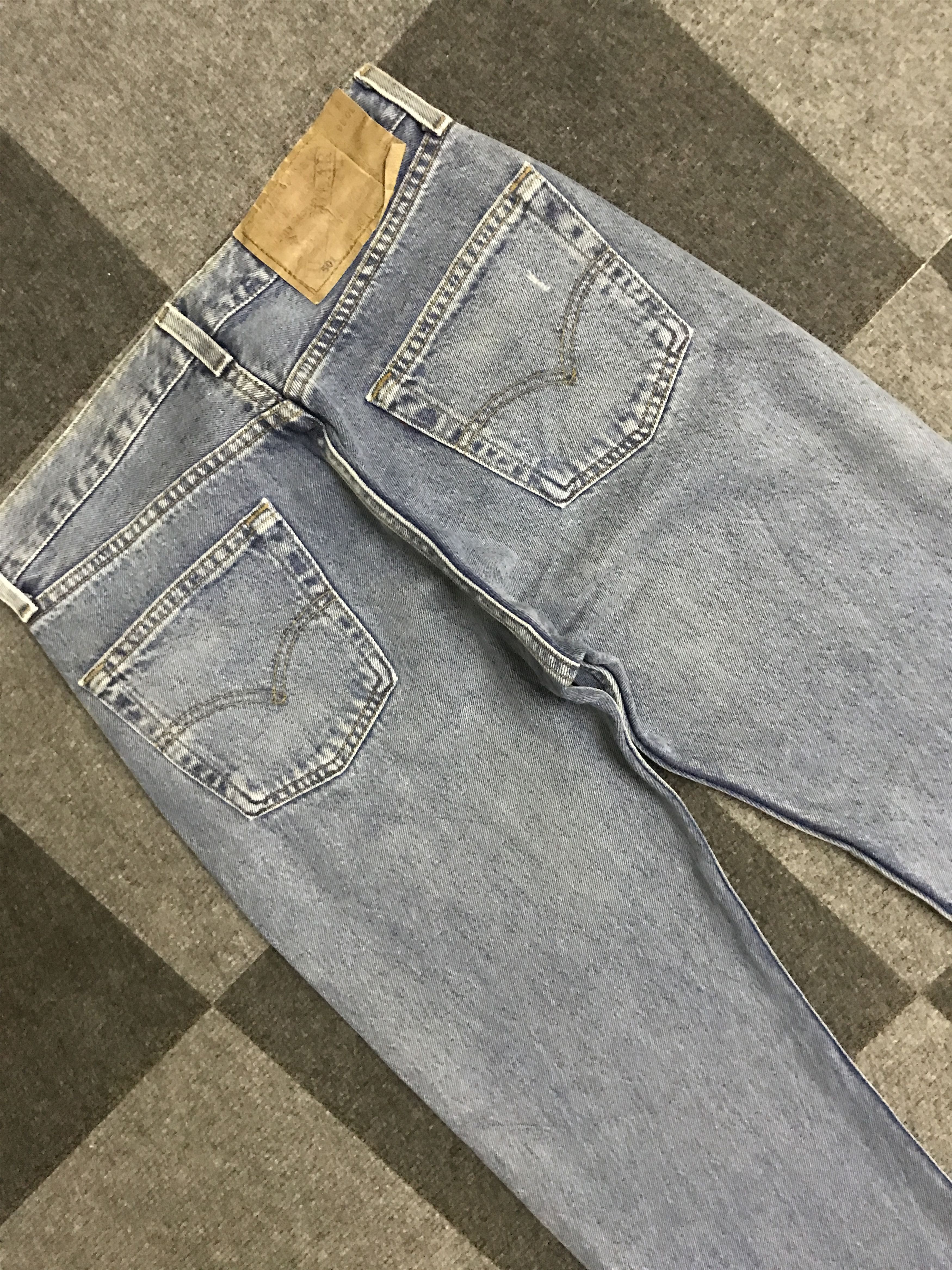 Levi's VLEV110 Vintage Rare Levis 501 "USED LOOK' Jeans Size US 27 - 8 Thumbnail