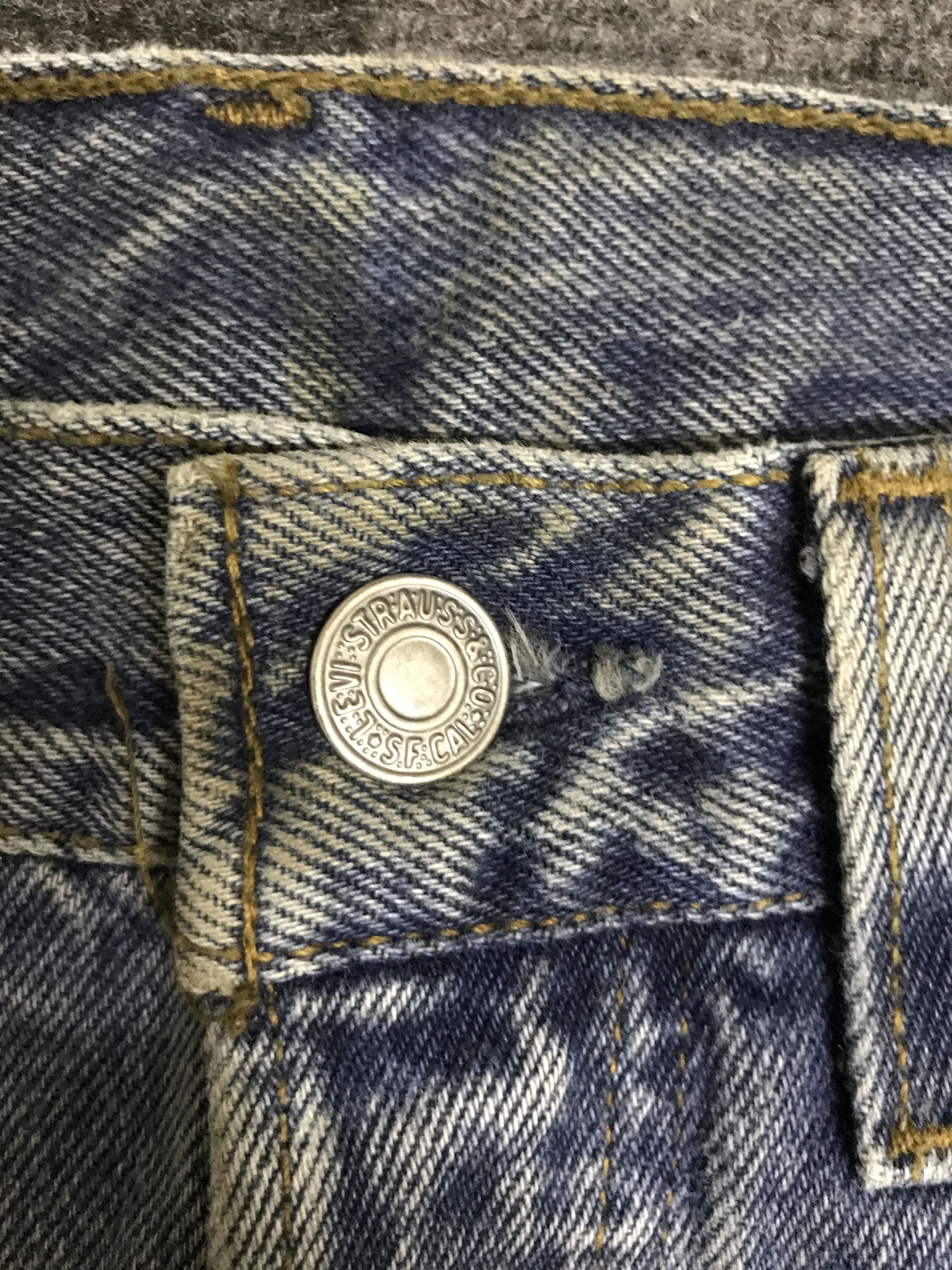 Levi's VLEV110 Vintage Rare Levis 501 "USED LOOK' Jeans Size US 27 - 5 Thumbnail