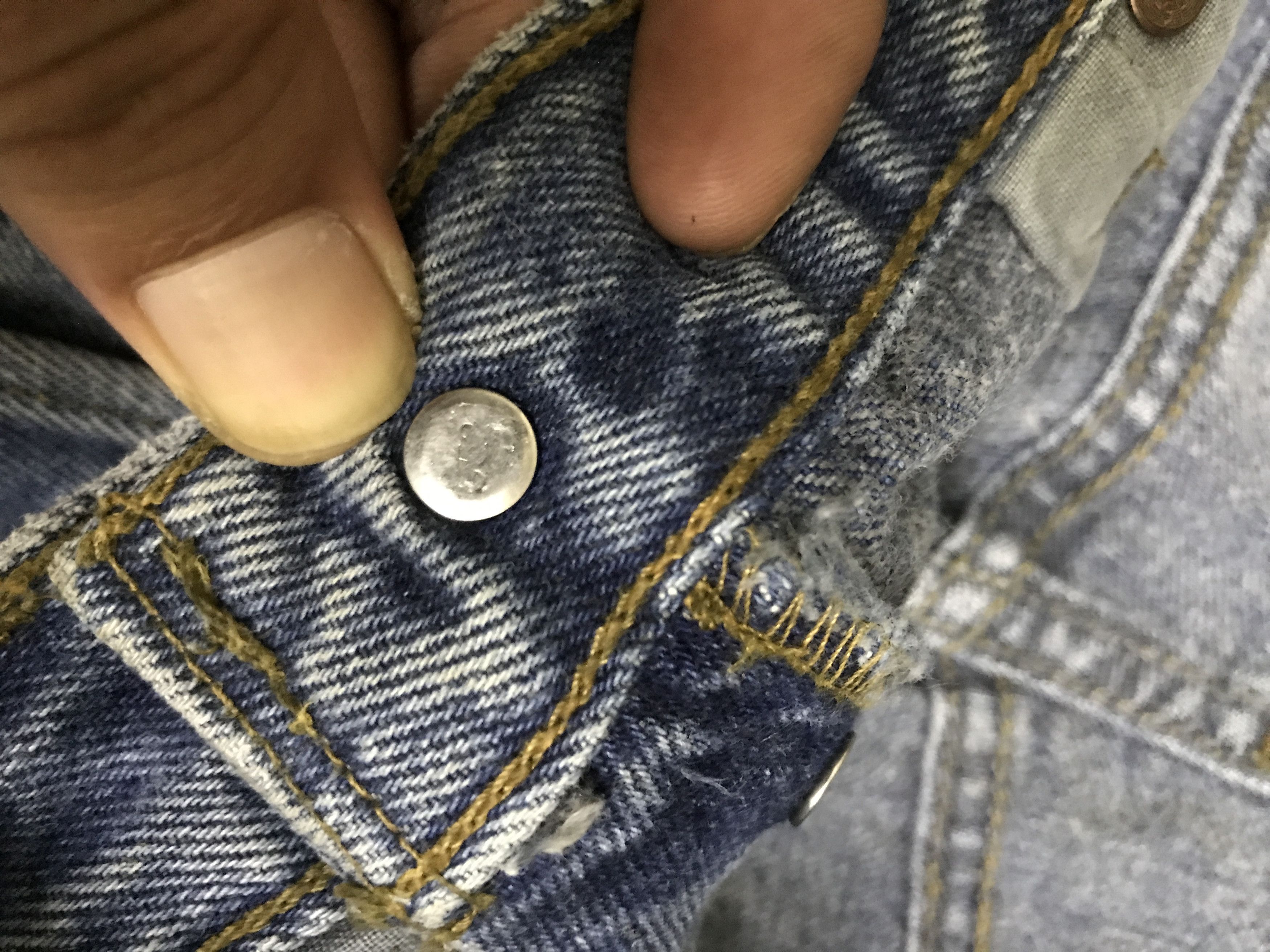 Levi's VLEV110 Vintage Rare Levis 501 "USED LOOK' Jeans Size US 27 - 6 Thumbnail