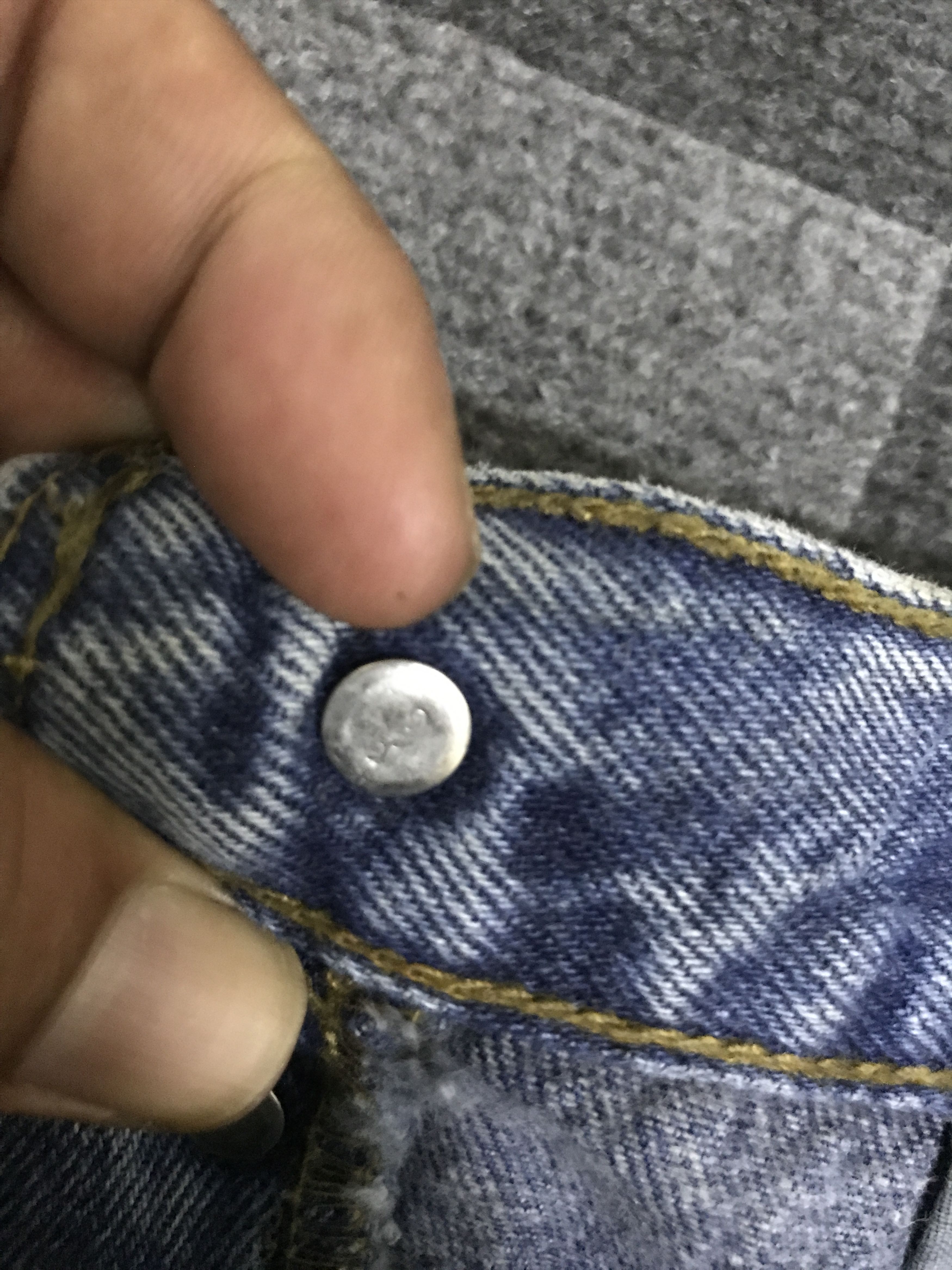 Levi's VLEV110 Vintage Rare Levis 501 "USED LOOK' Jeans Size US 27 - 13 Thumbnail
