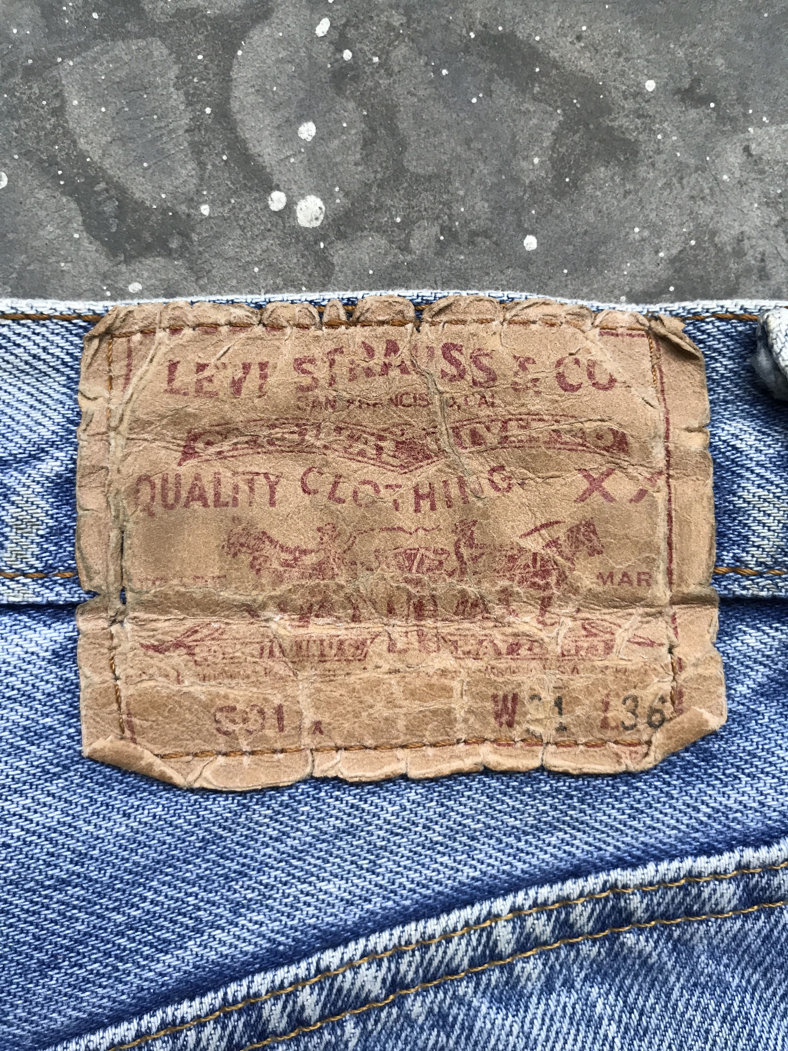 Levi's VLEV16 - Vintage 90s Levis 501 Distressed Denim USA Made Size US 29 - 11 Thumbnail