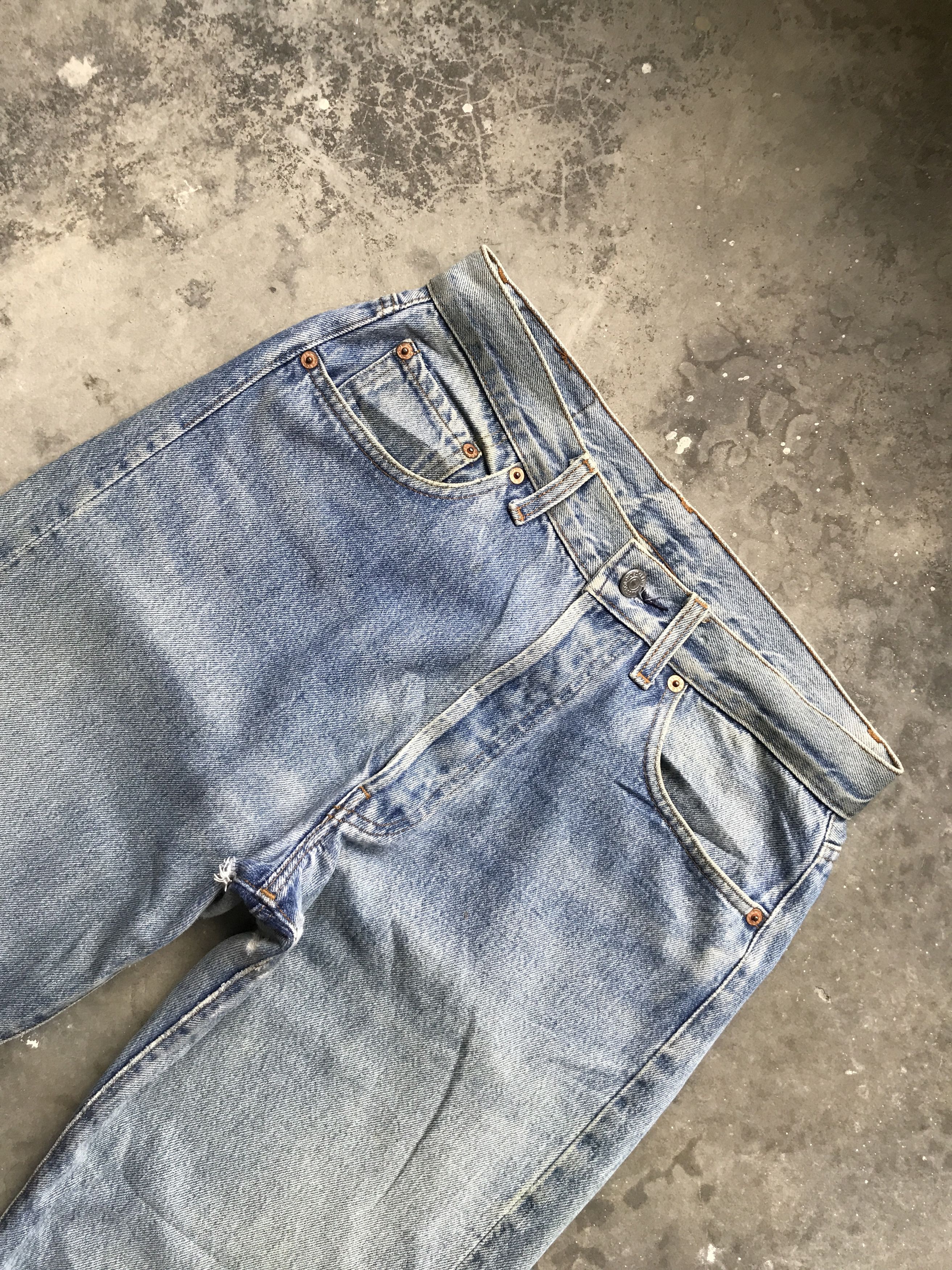 Levi's VLEV16 - Vintage 90s Levis 501 Distressed Denim USA Made Size US 29 - 2 Thumbnail