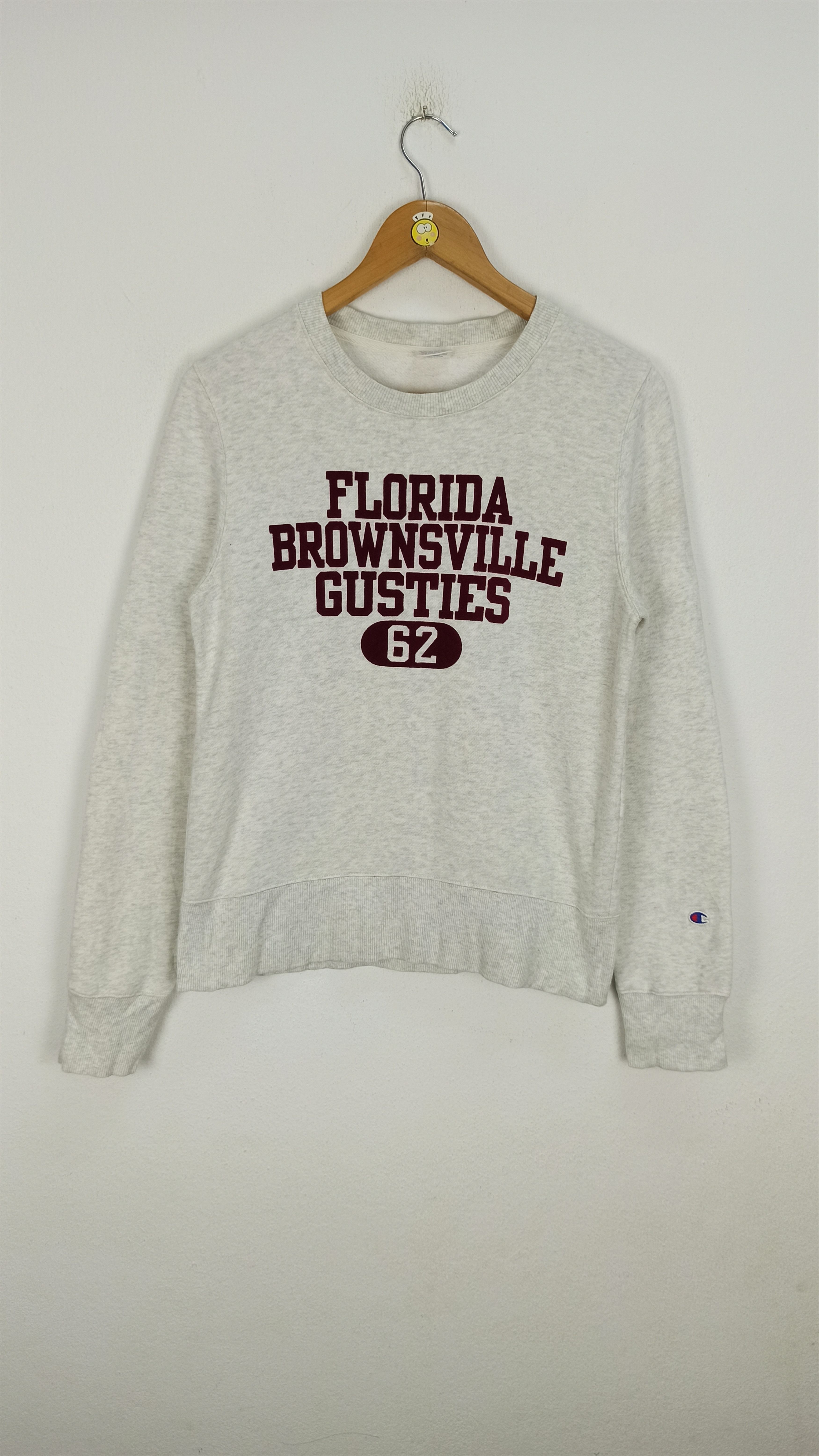Champion Vintage Champion Crewneck for Women Big Logo Spell Out Size ONE SIZE - 1 Thumbnail
