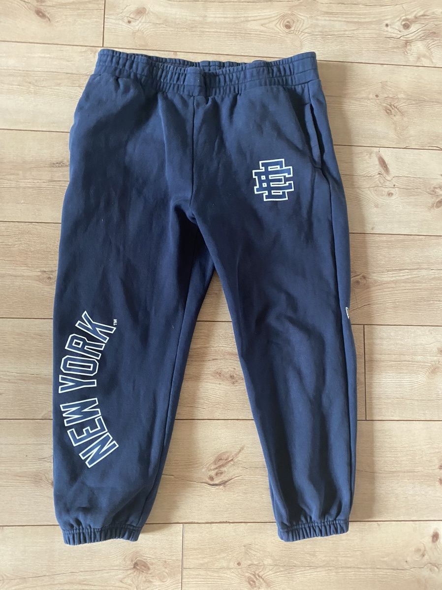 image of Eric Emanuel X New Era X Mlb New York Yankees Sweatpants in Blue, Men's (Size 34)