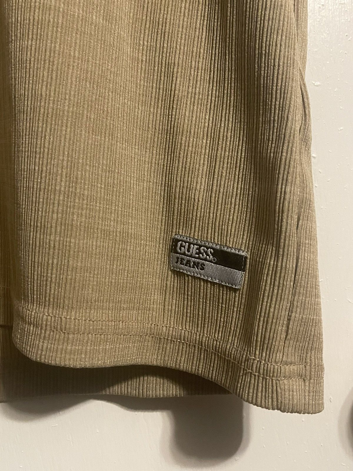 Guess Vintage Guess V Neck Tee Size US L / EU 52-54 / 3 - 2 Thumbnail