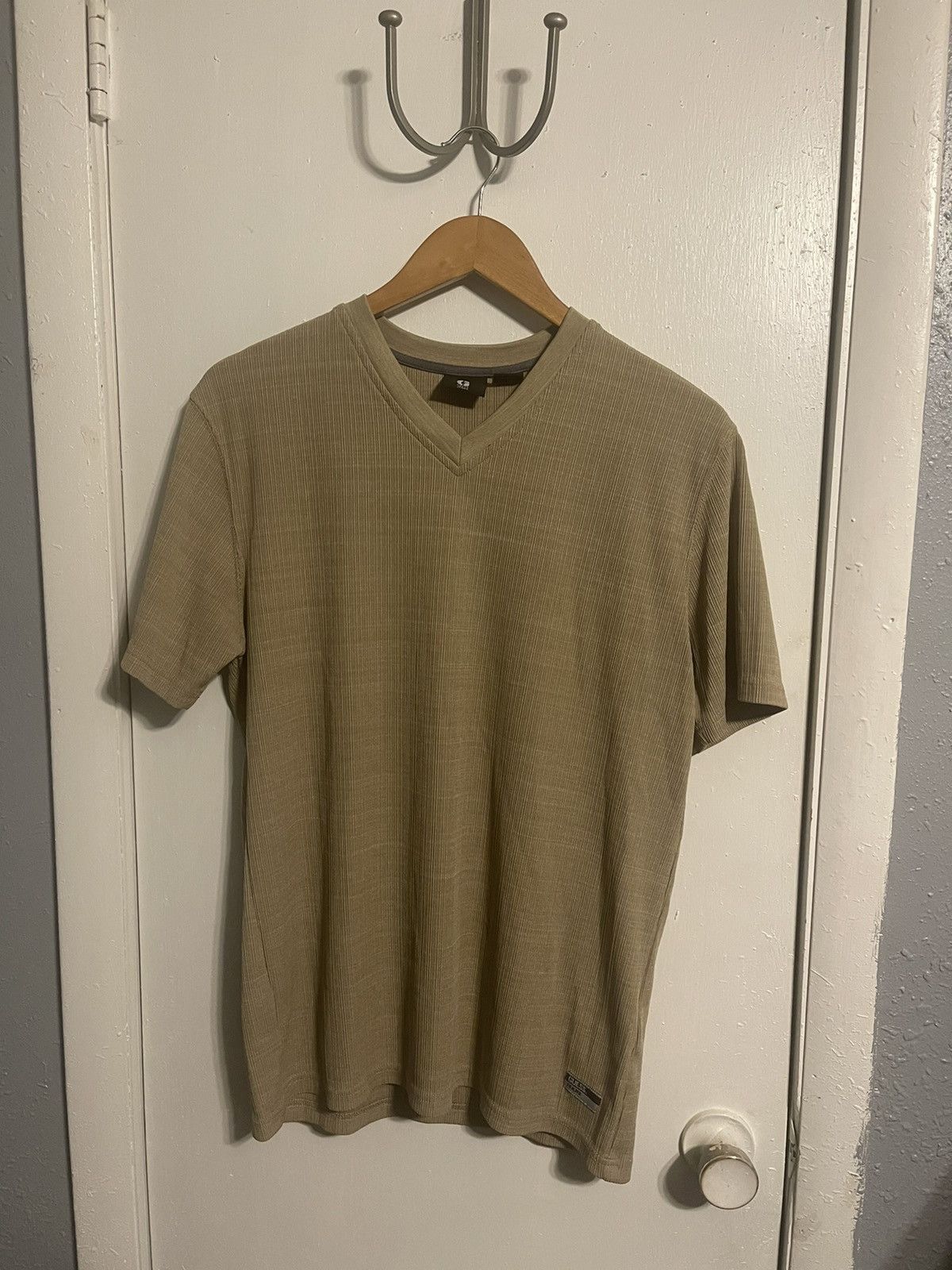 Guess Vintage Guess V Neck Tee Size US L / EU 52-54 / 3 - 1 Thumbnail