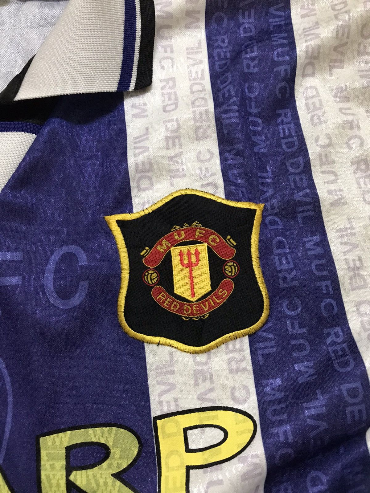 Vintage Vintage 90s Manchester United Red Devils Jersey Size US M / EU 48-50 / 2 - 5 Thumbnail