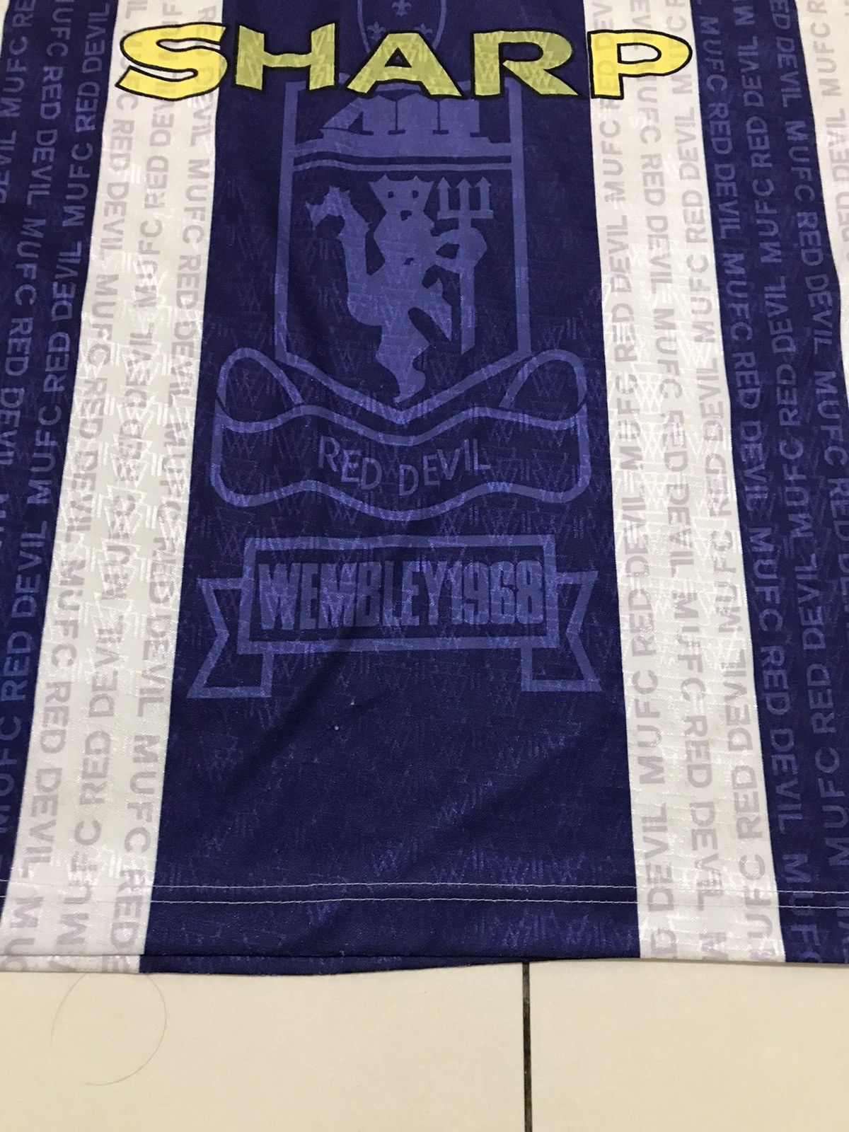 Vintage Vintage 90s Manchester United Red Devils Jersey Size US M / EU 48-50 / 2 - 4 Thumbnail