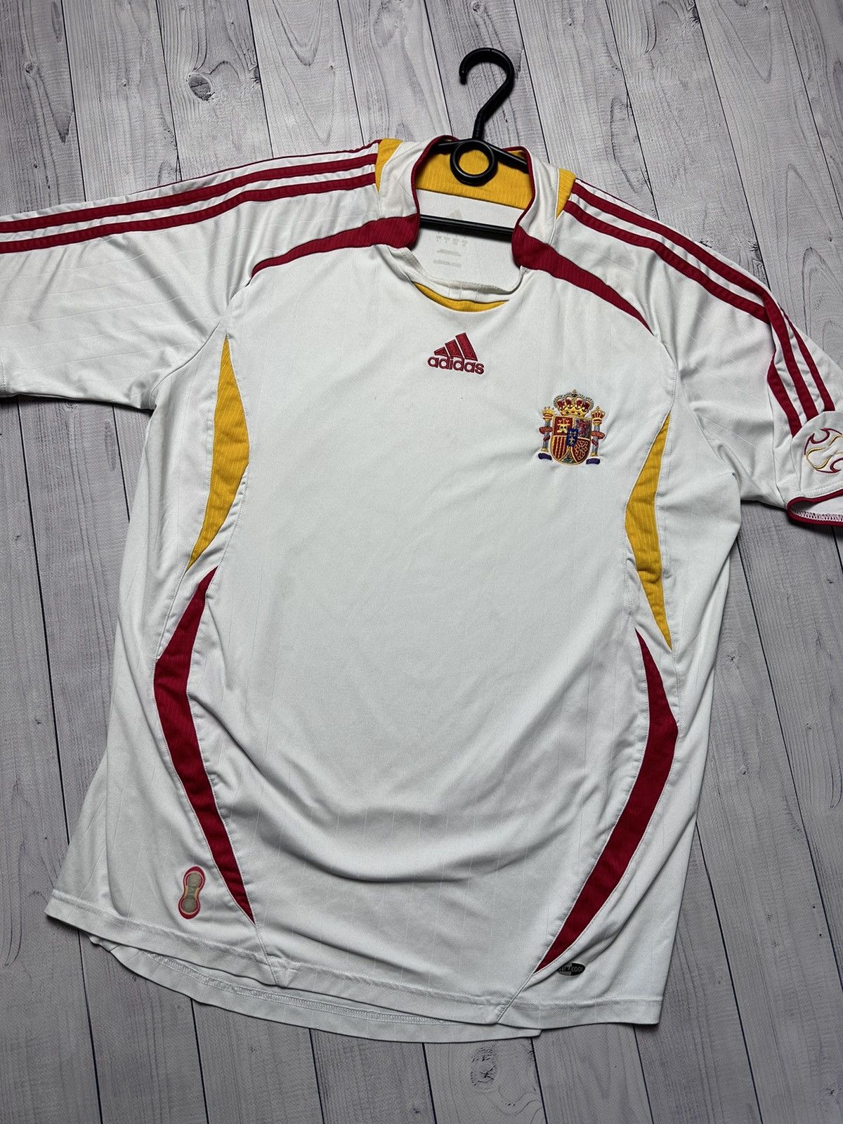 Adidas × Vintage Vintage adidas Spain soccer jersey size L Size US L / EU 52-54 / 3 - 2 Thumbnail