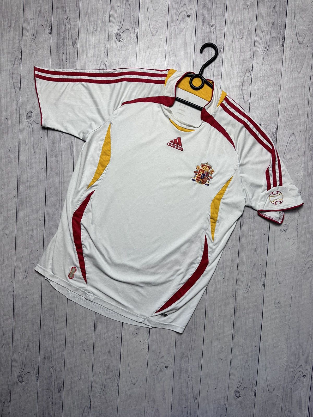 Adidas × Vintage Vintage adidas Spain soccer jersey size L Size US L / EU 52-54 / 3 - 1 Thumbnail