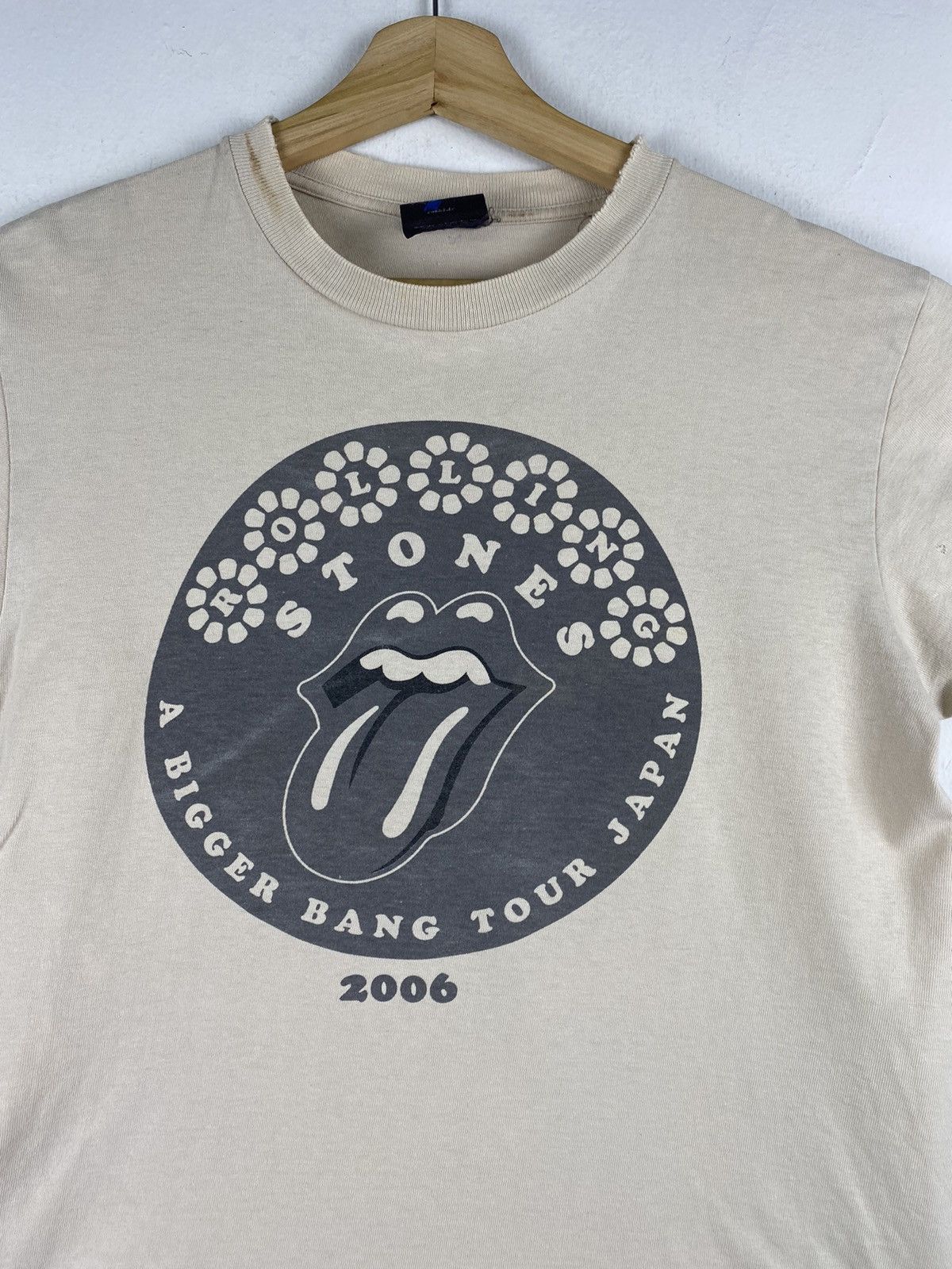 Band Tees GONE 🔥 Vintage The Rolling Stones Japan Tour Tee T Shirt Size S / US 4 / IT 40 - 3 Thumbnail