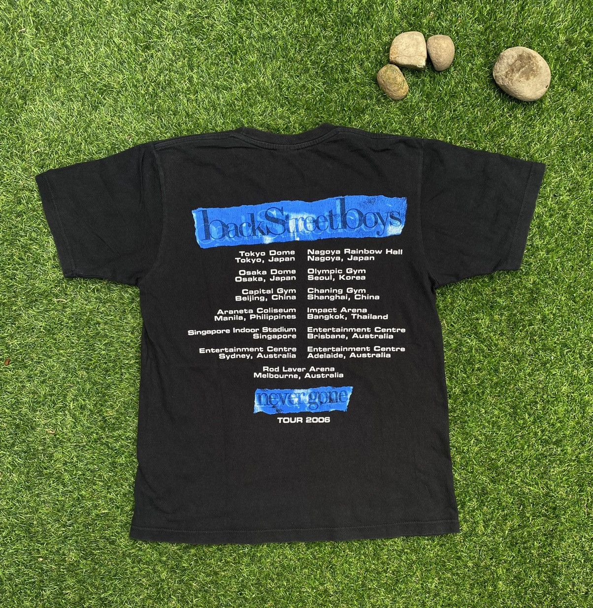 Band Tees SHOOT 🔥 Vintage BackStreet Boys Never Gone Tour Tee T Shirt Size US S / EU 44-46 / 1 - 7 Thumbnail