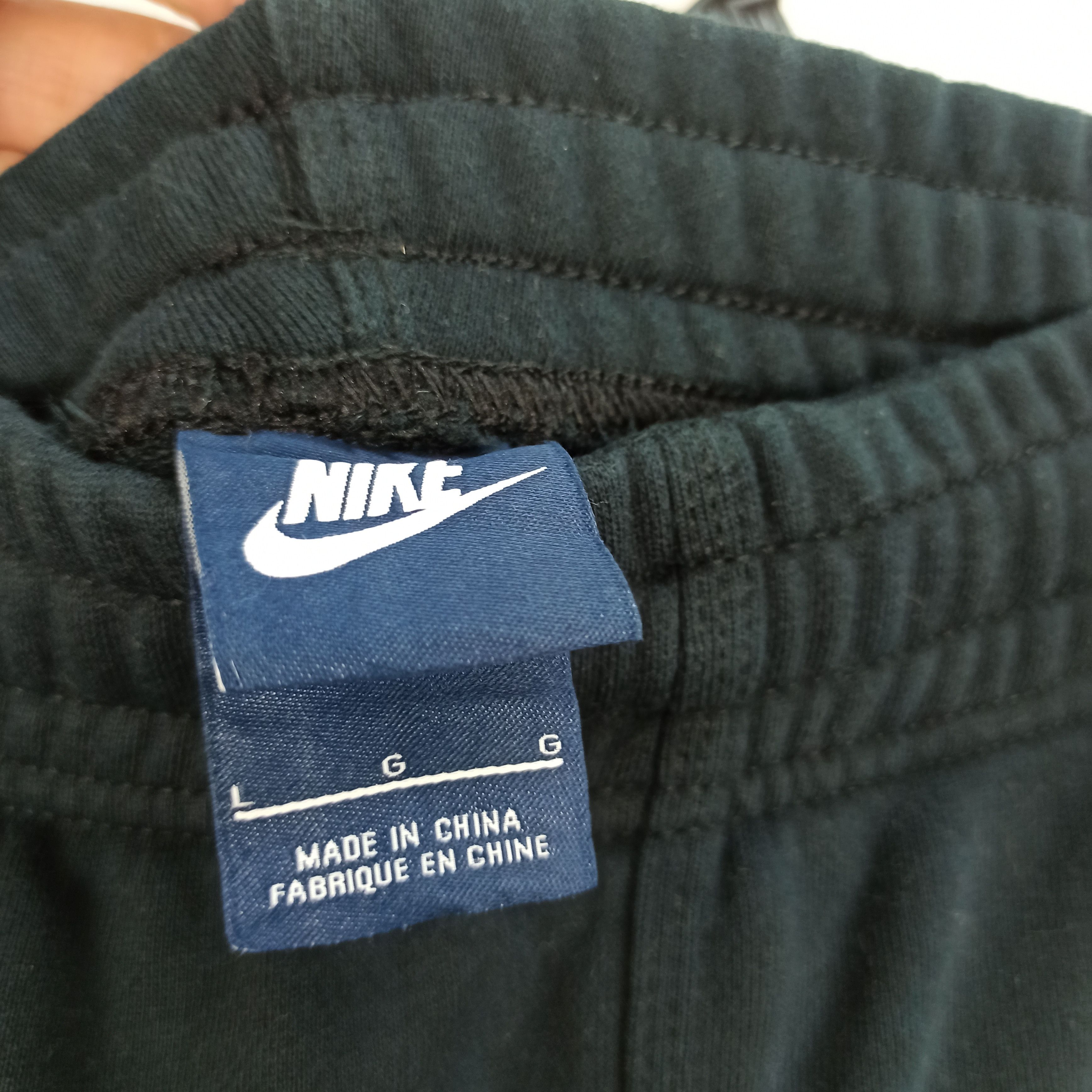 Nike Vintage Nike Sweatpants Swoosh Logo Embroidered Size US 37 - 7 Thumbnail