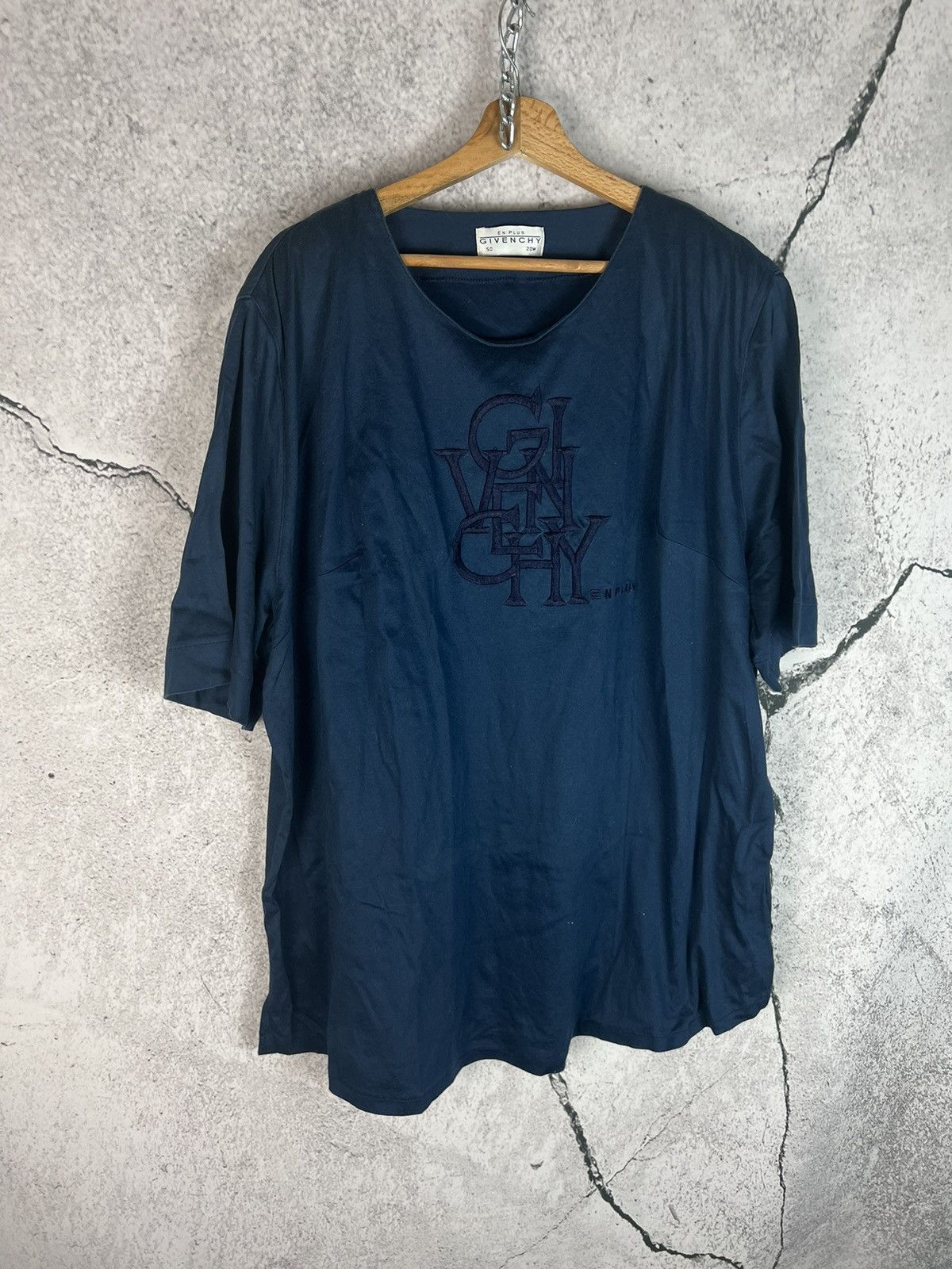 Vintage Vintage 90s oversized Givenchy en plus center spell out logo Size XL / US 12-14 / IT 48-50 - 1 Thumbnail