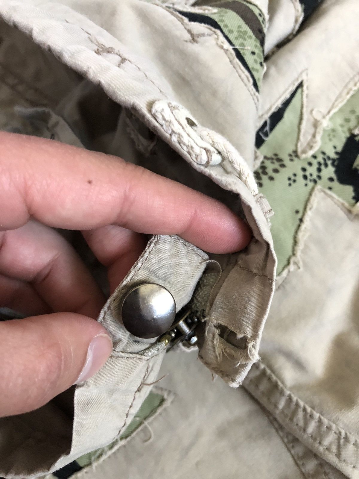 20471120 × Japanese Brand Vintage Y2K Distressed Camo Japanese Baggy Parachute Pants Size US 34 / EU 50 - 9 Thumbnail