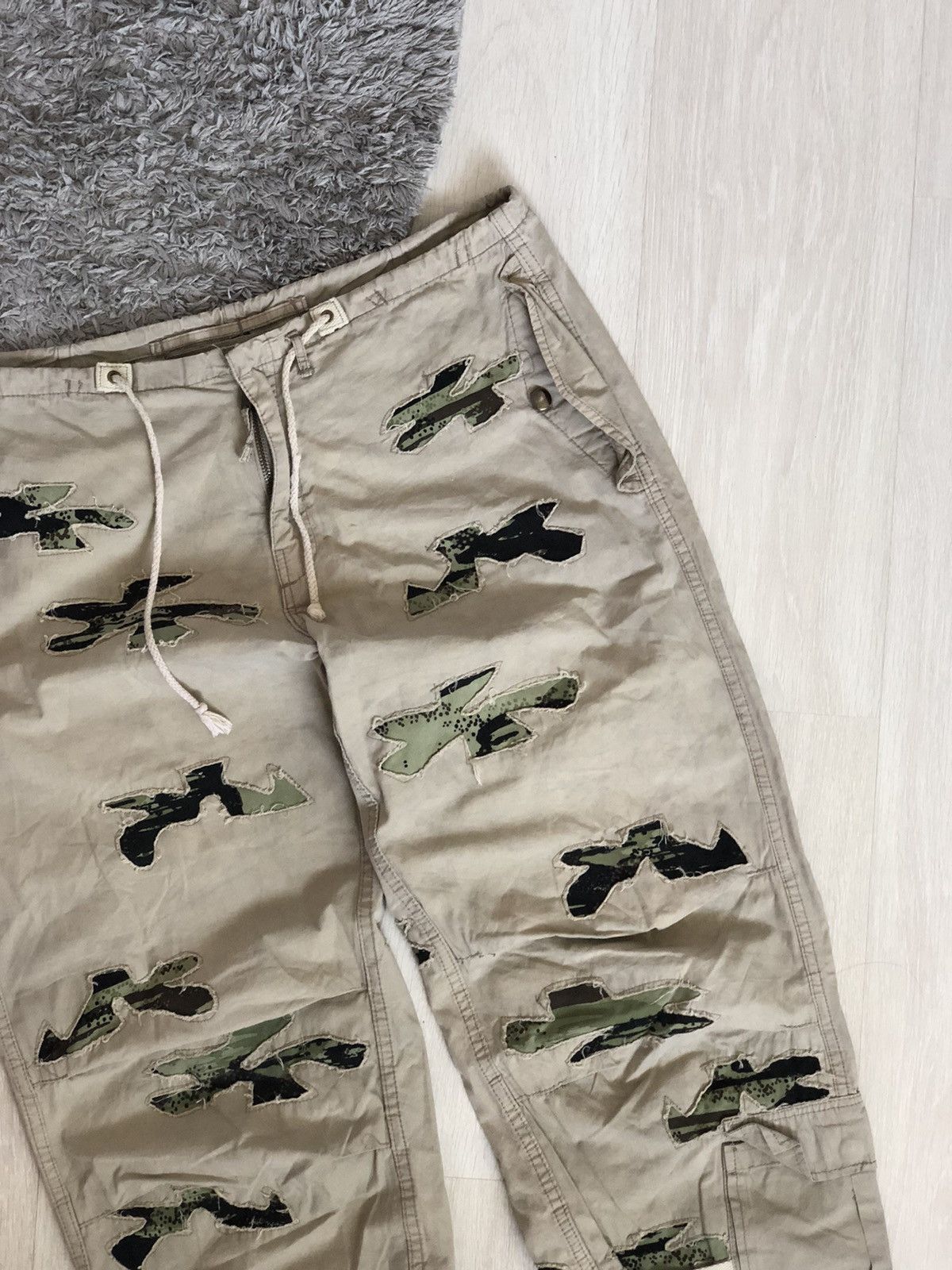 20471120 × Japanese Brand Vintage Y2K Distressed Camo Japanese Baggy Parachute Pants Size US 34 / EU 50 - 3 Thumbnail