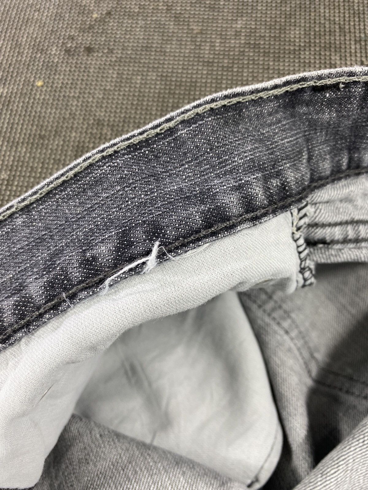 Jean × Levi's × Vintage VINTAGE LEVIS 514 FADED GREY JEANS-J401 Size US 35 - 7 Thumbnail