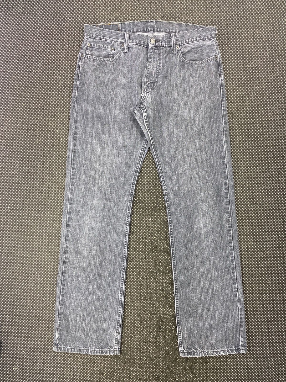 image of Vintage Levis 514 Faded Grey Jeans-J401, Men's (Size 35)