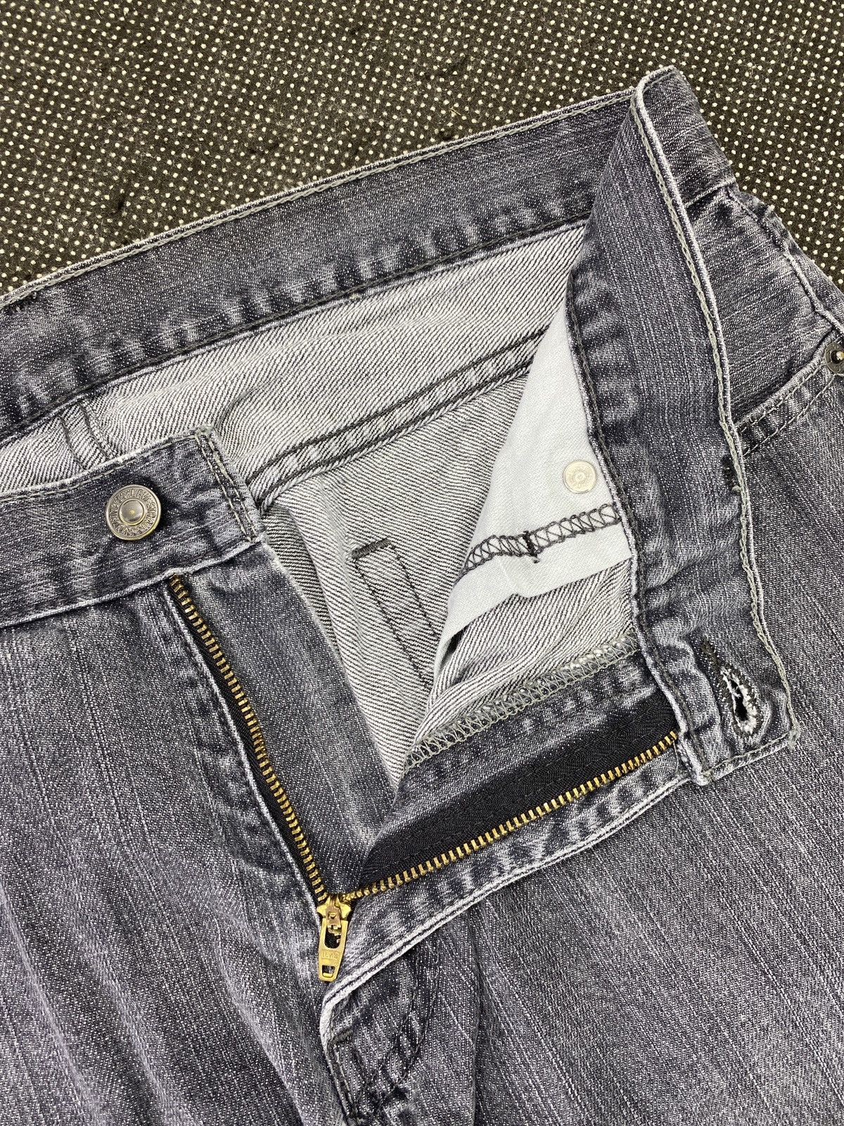 Jean × Levi's × Vintage VINTAGE LEVIS 514 FADED GREY JEANS-J401 Size US 35 - 5 Thumbnail