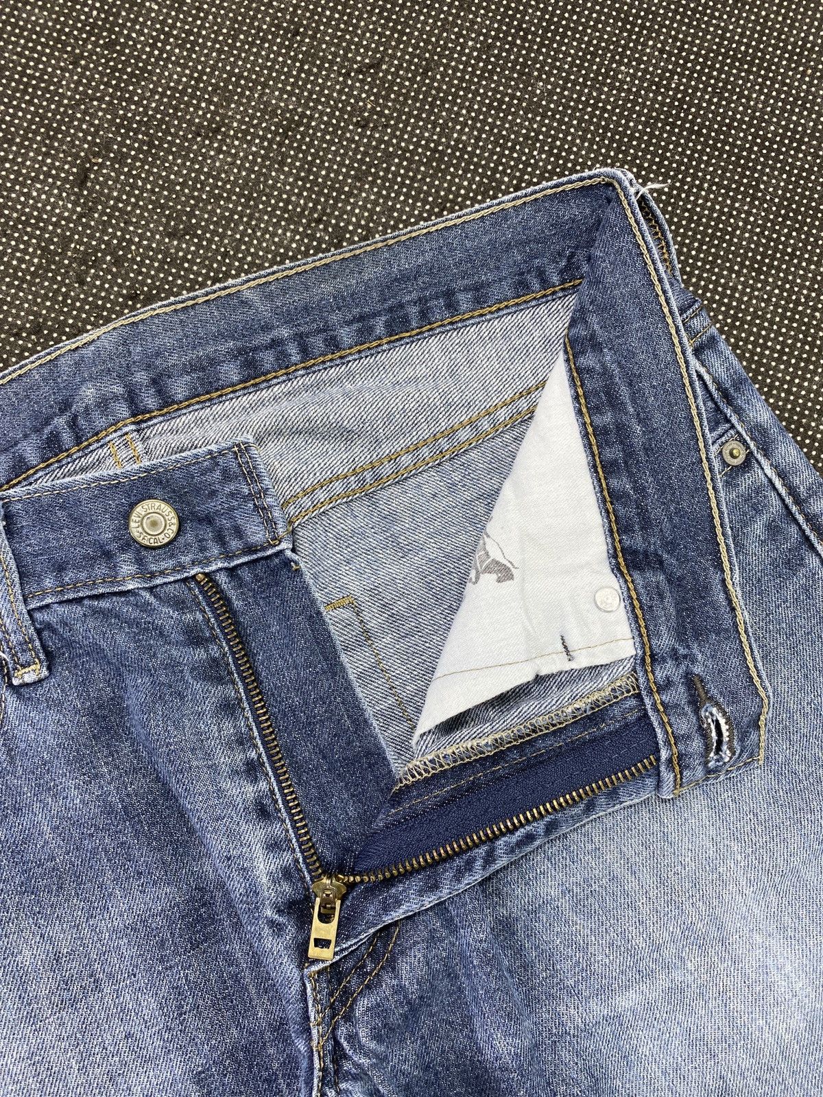 Jean × Levi's × Vintage VINTAGE LEVIS 514 DISTRESSED JEANS-J405 Size US 33 - 5 Thumbnail