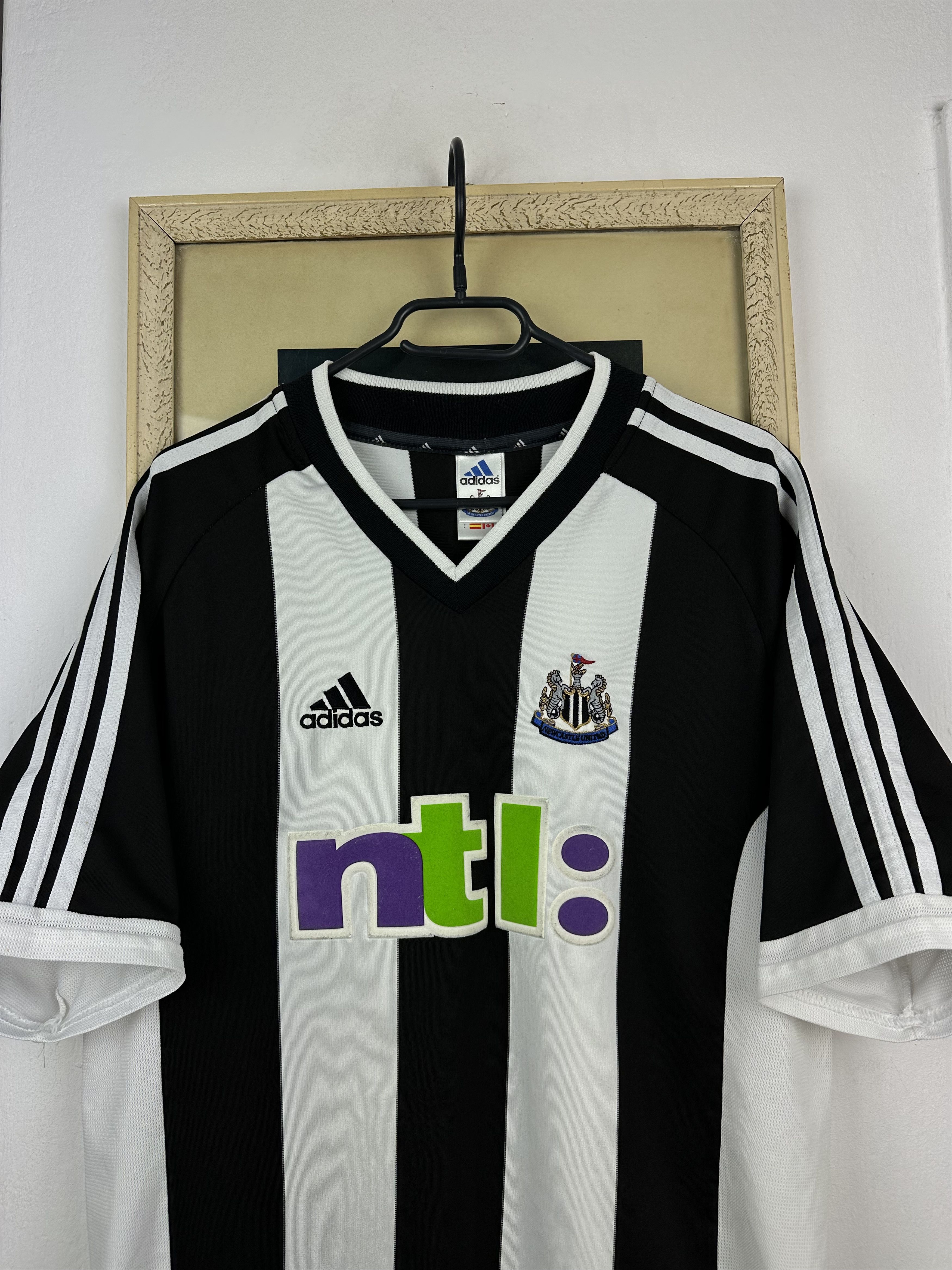 Adidas × Vintage Newcastle Home football shirt 2001 Soccer Jersey Sport Size US L / EU 52-54 / 3 - 2 Thumbnail
