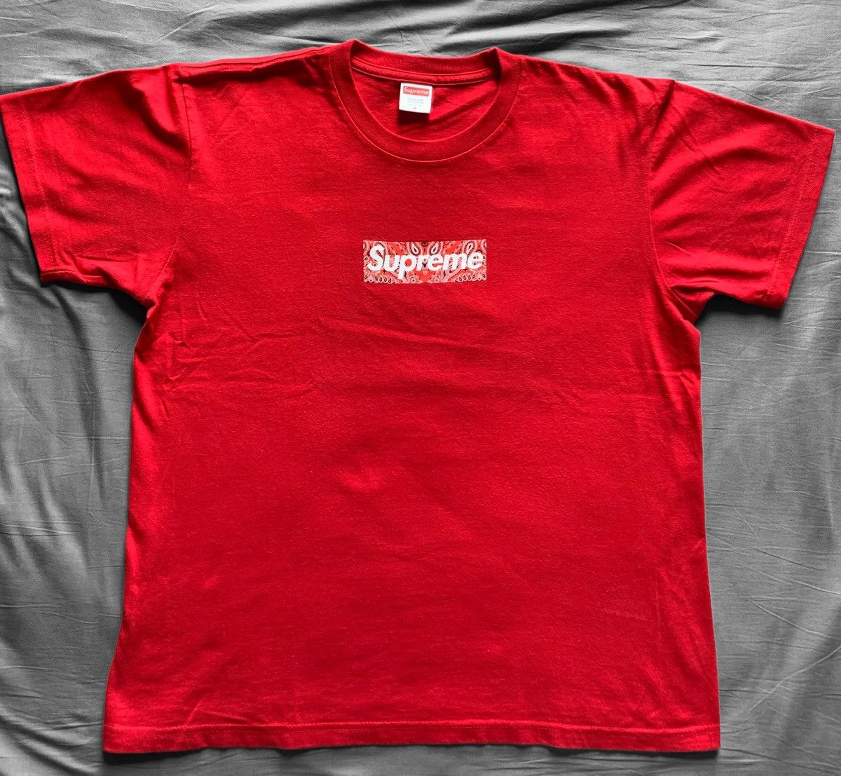 Supreme red bandana hot sale box logo tee