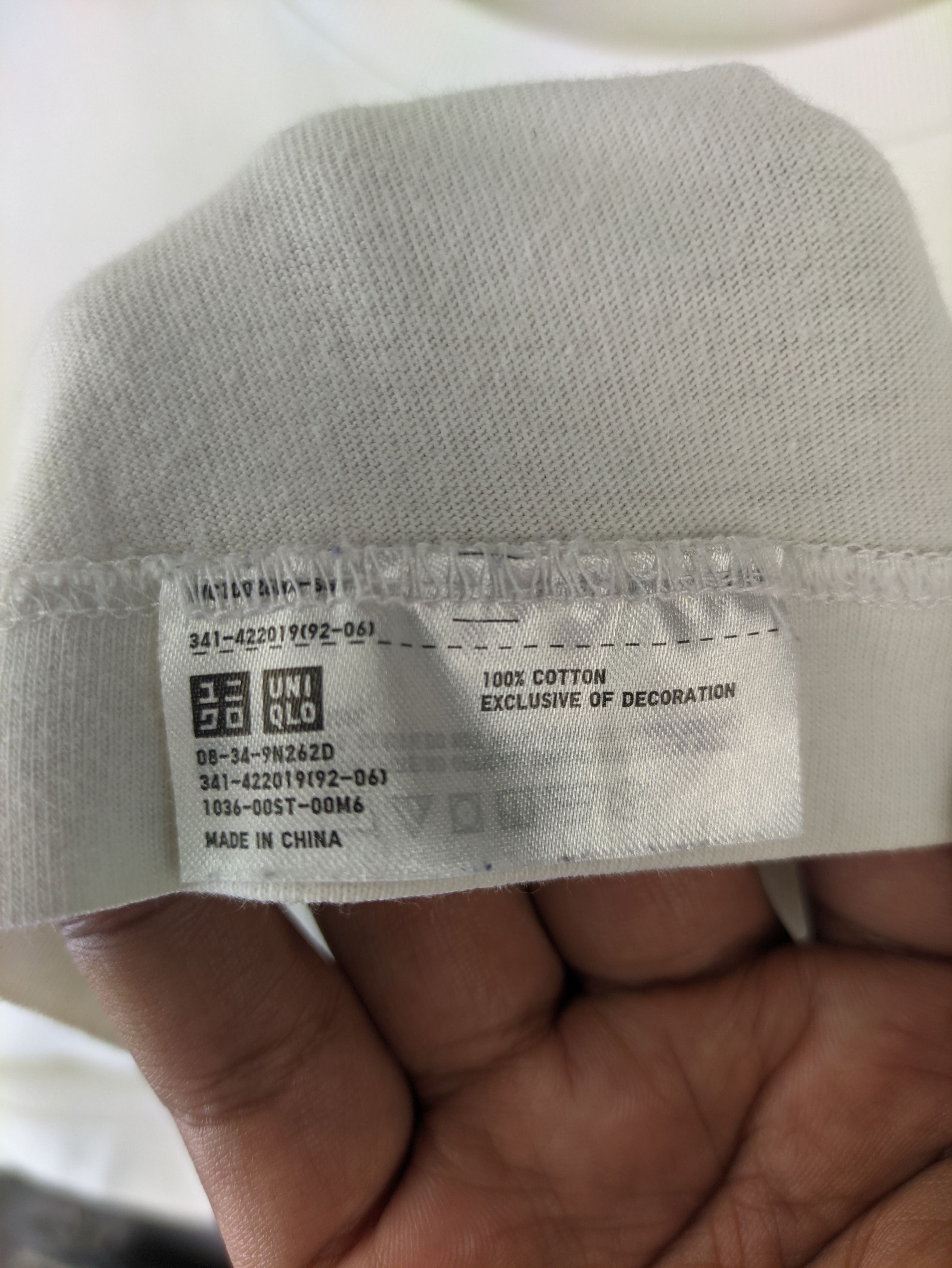 Japanese Brand × Kaws × Uniqlo Steals🔥Kaws X Uniqlo T Shirt Size US L / EU 52-54 / 3 - 3 Thumbnail