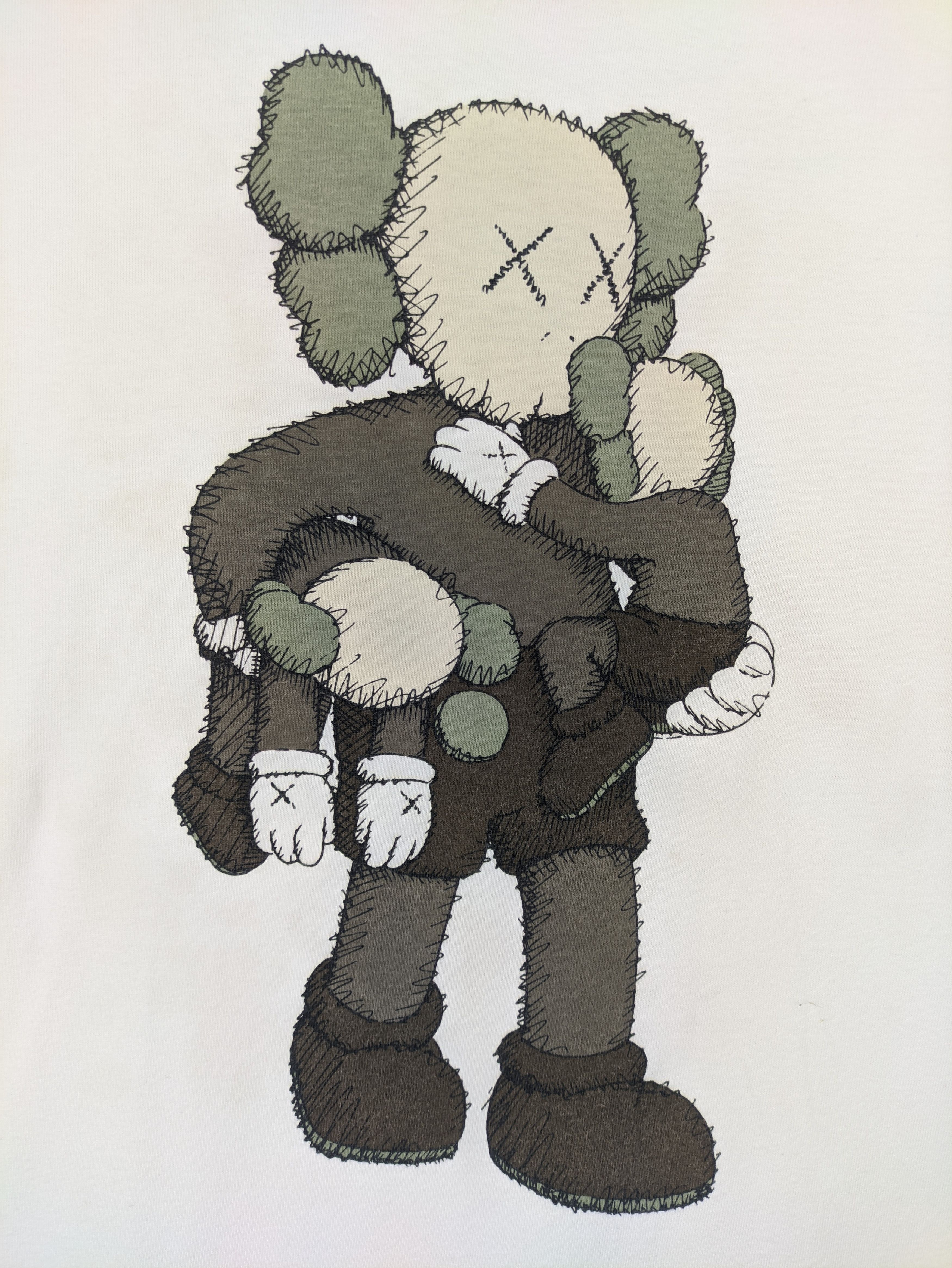 Japanese Brand × Kaws × Uniqlo Steals🔥Kaws X Uniqlo T Shirt Size US L / EU 52-54 / 3 - 4 Thumbnail