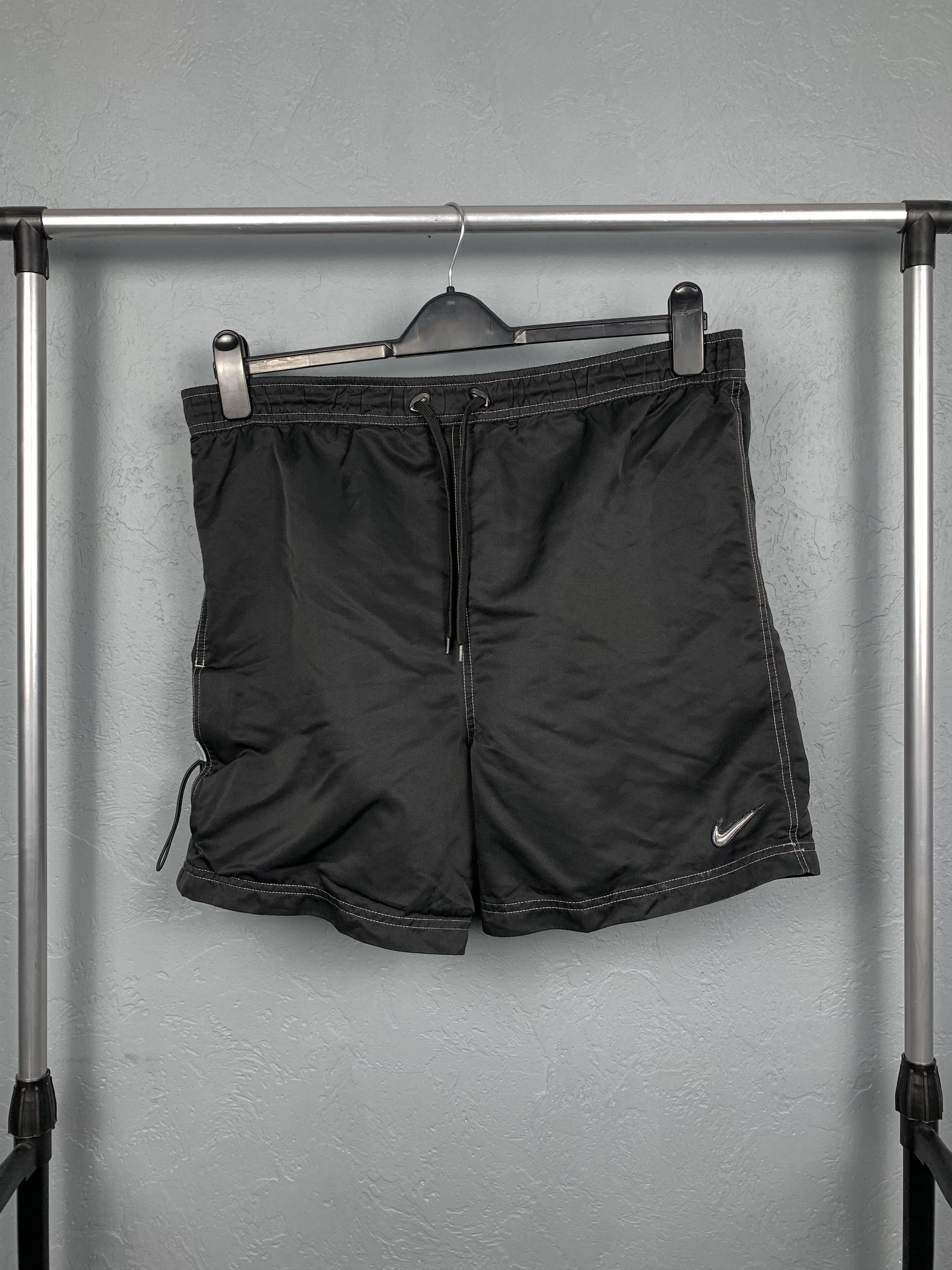Nike Vintage Nike Mens Nylon Shorts Y2K Size US 34 / EU 50 - 1 Thumbnail