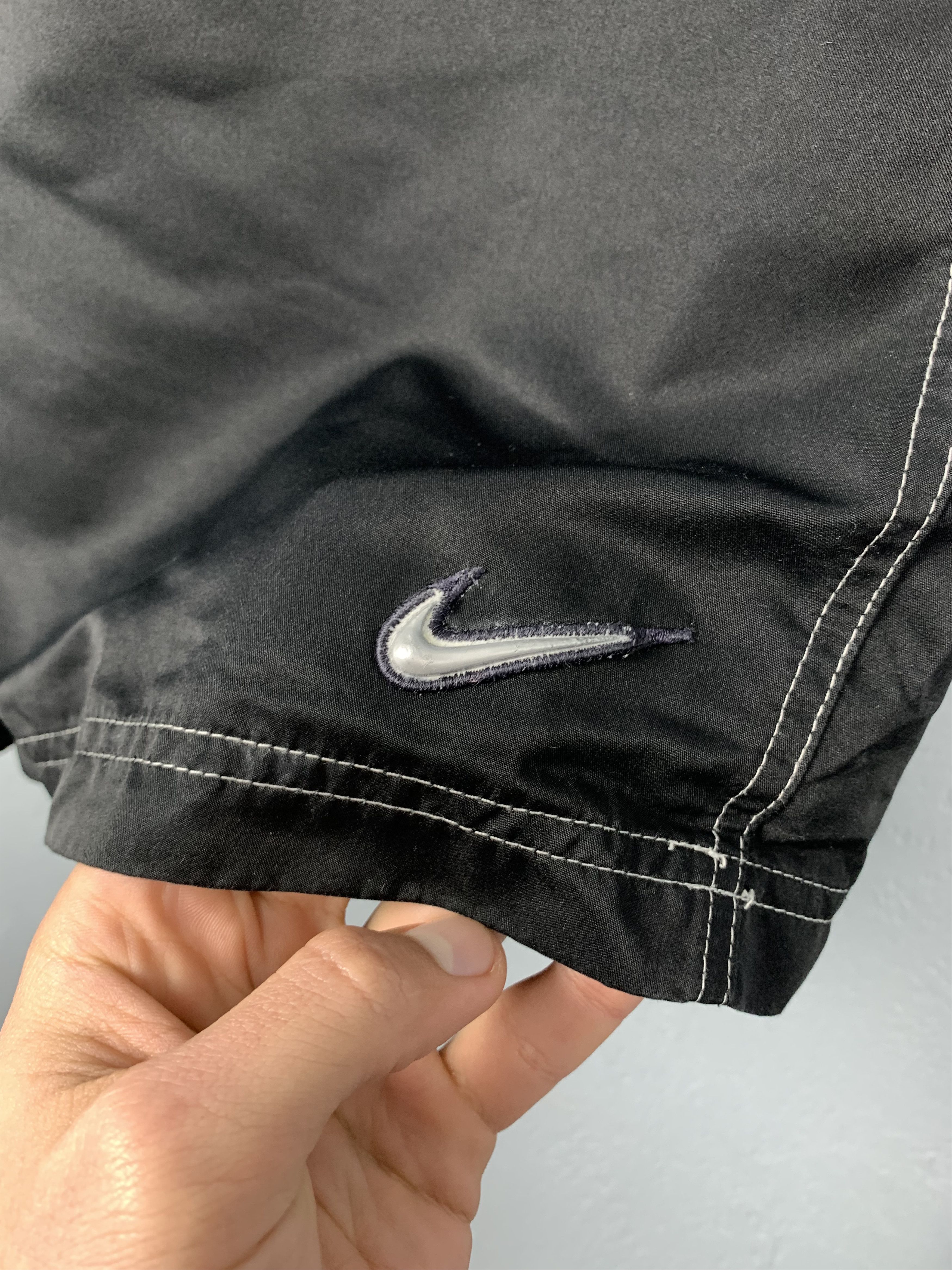 Nike Vintage Nike Mens Nylon Shorts Y2K Size US 34 / EU 50 - 3 Thumbnail