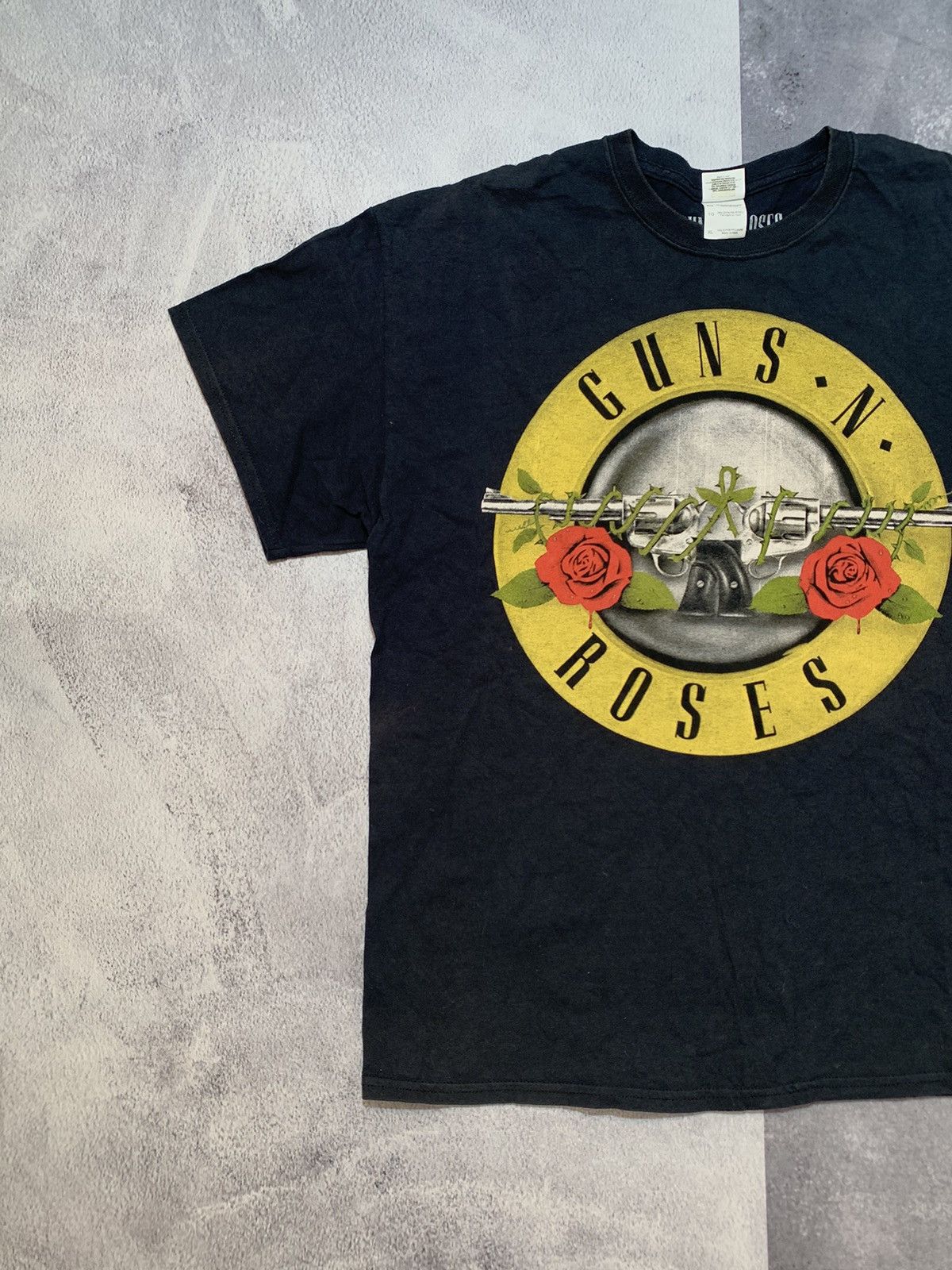 Band Tees × Vintage Vintage Y2K Guns N Roses sun faded band tee Big Logo size XL Size US XL / EU 56 / 4 - 2 Thumbnail