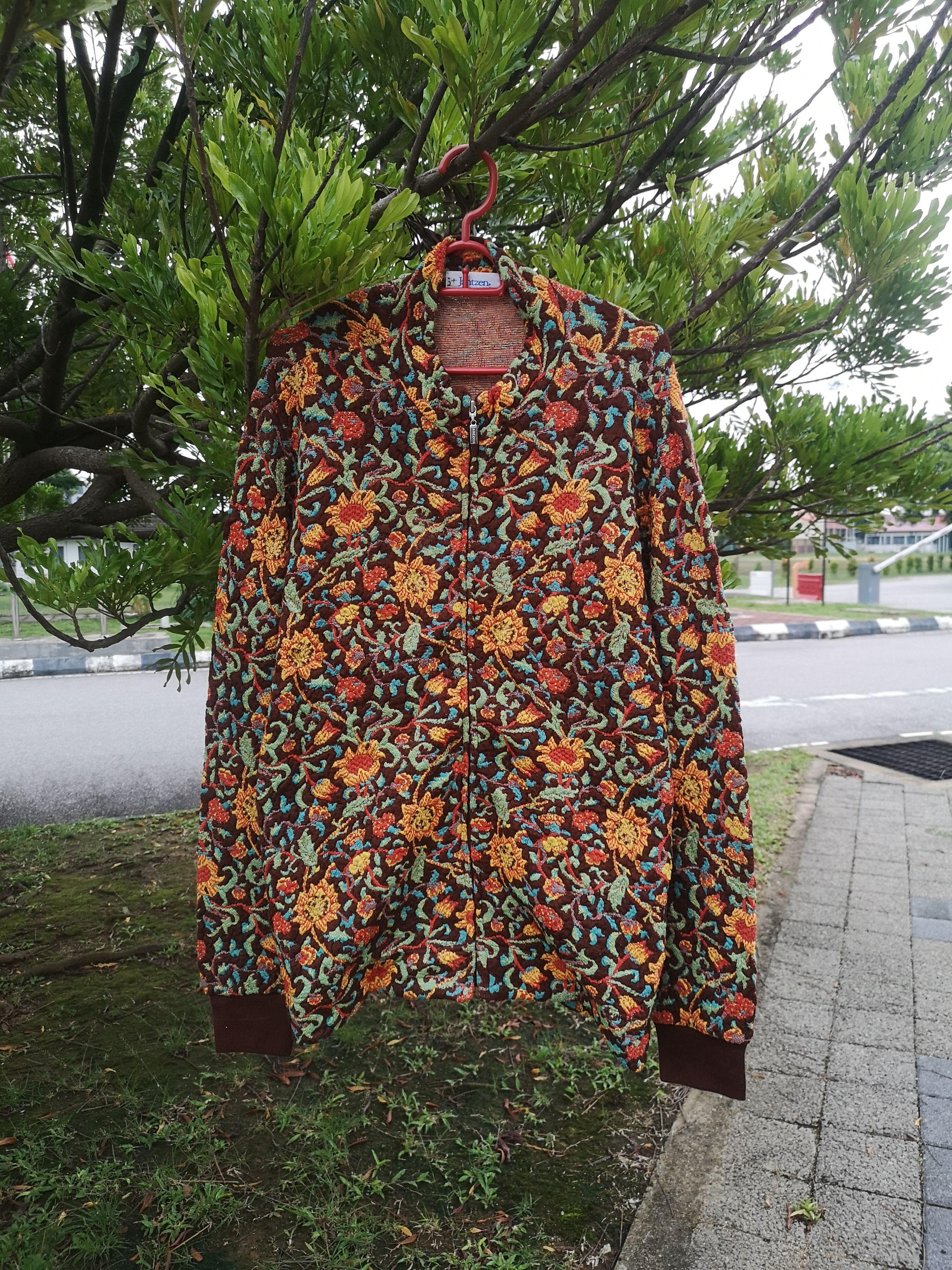 Jantzen × Vintage Jantzen Zipper Jacket flowers design Size US L / EU 52-54 / 3 - 1 Thumbnail