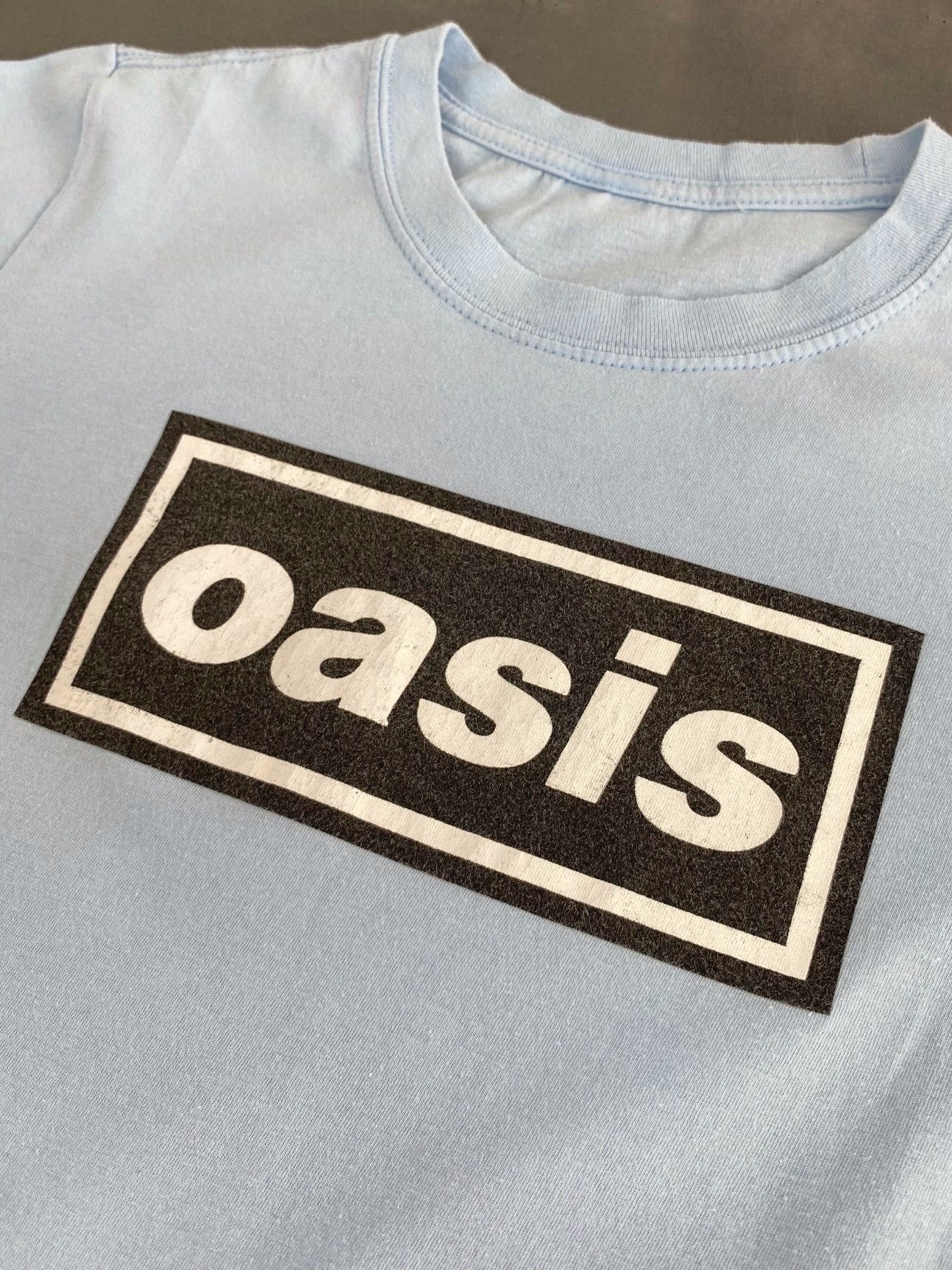 Band Tees Mid 2000’s Oasis Definitely Maybe Graphic T-Shirt Size S / US 4 / IT 40 - 3 Thumbnail