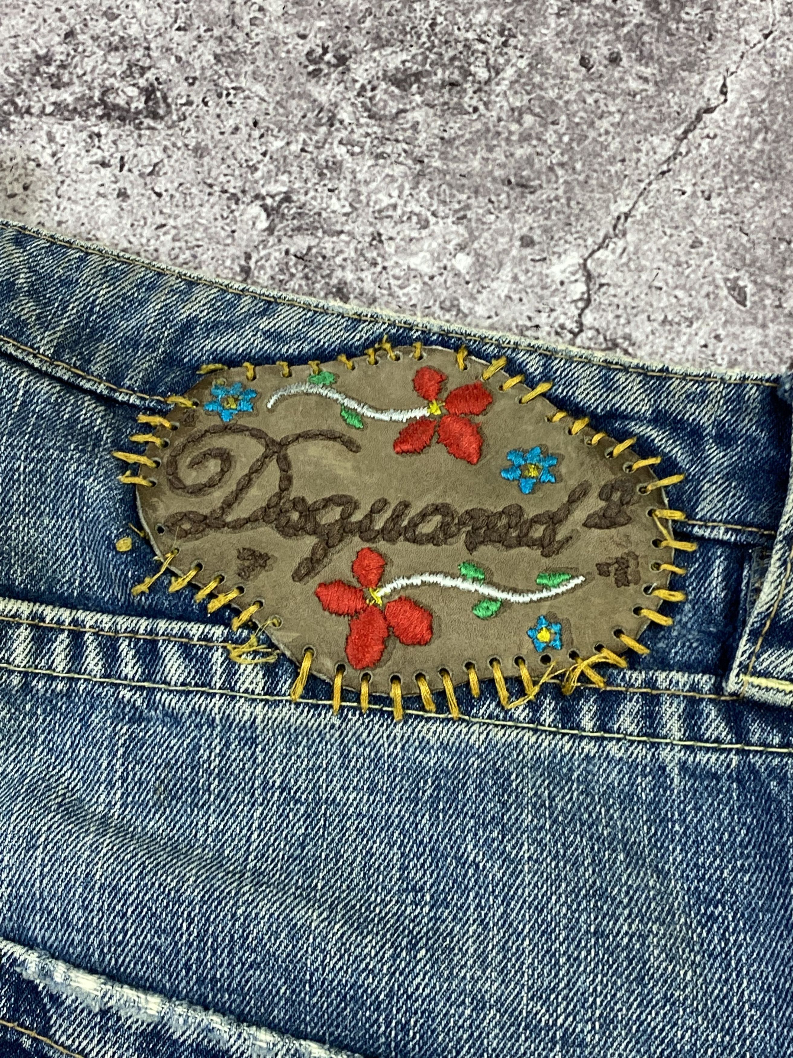 Dsquared2 × Vintage Dsquared2 Embroidered Cross Blue Jeans Distressed Shorts Size US 32 / EU 48 - 7 Thumbnail
