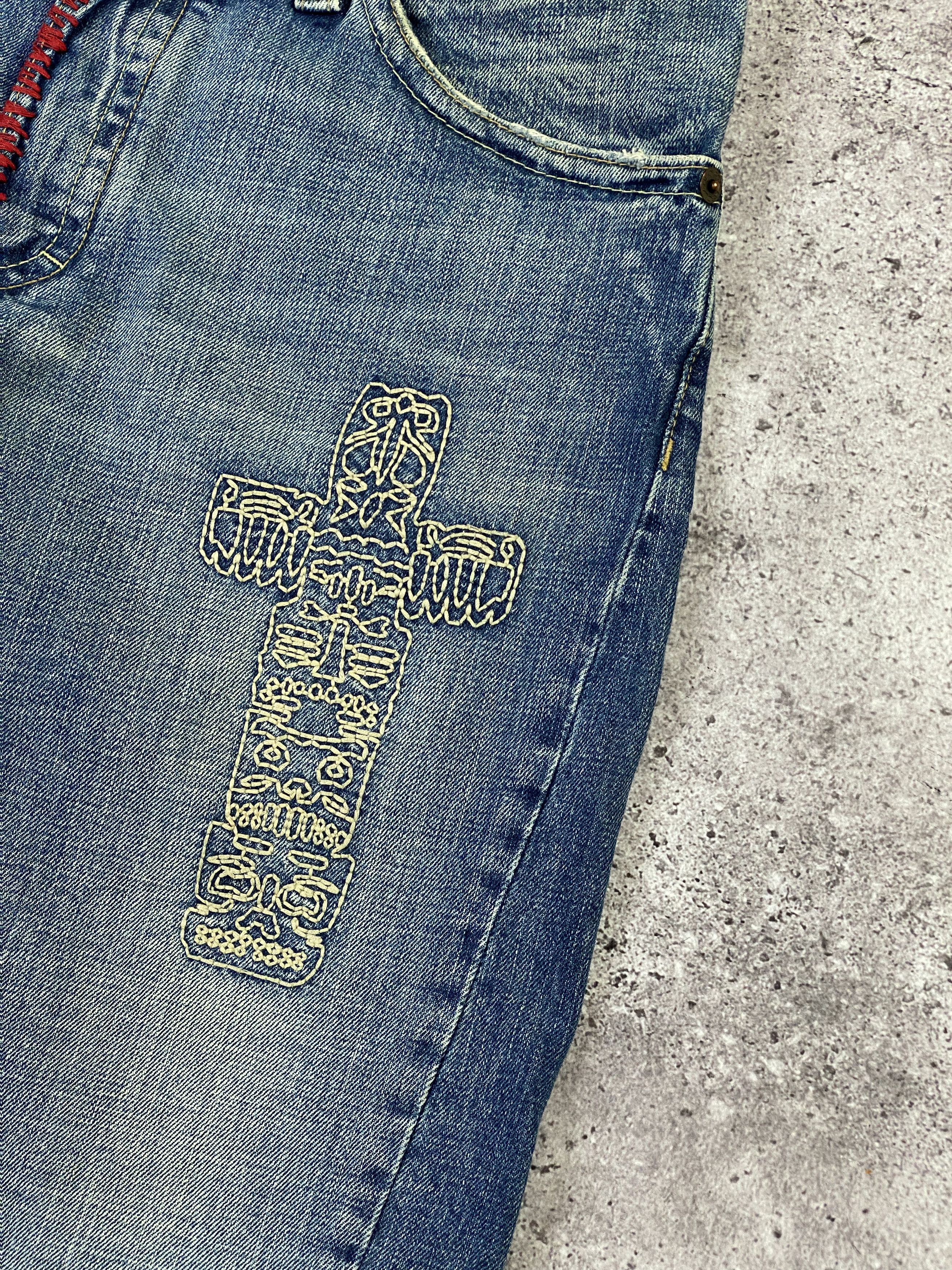 Dsquared2 × Vintage Dsquared2 Embroidered Cross Blue Jeans Distressed Shorts Size US 32 / EU 48 - 10 Thumbnail