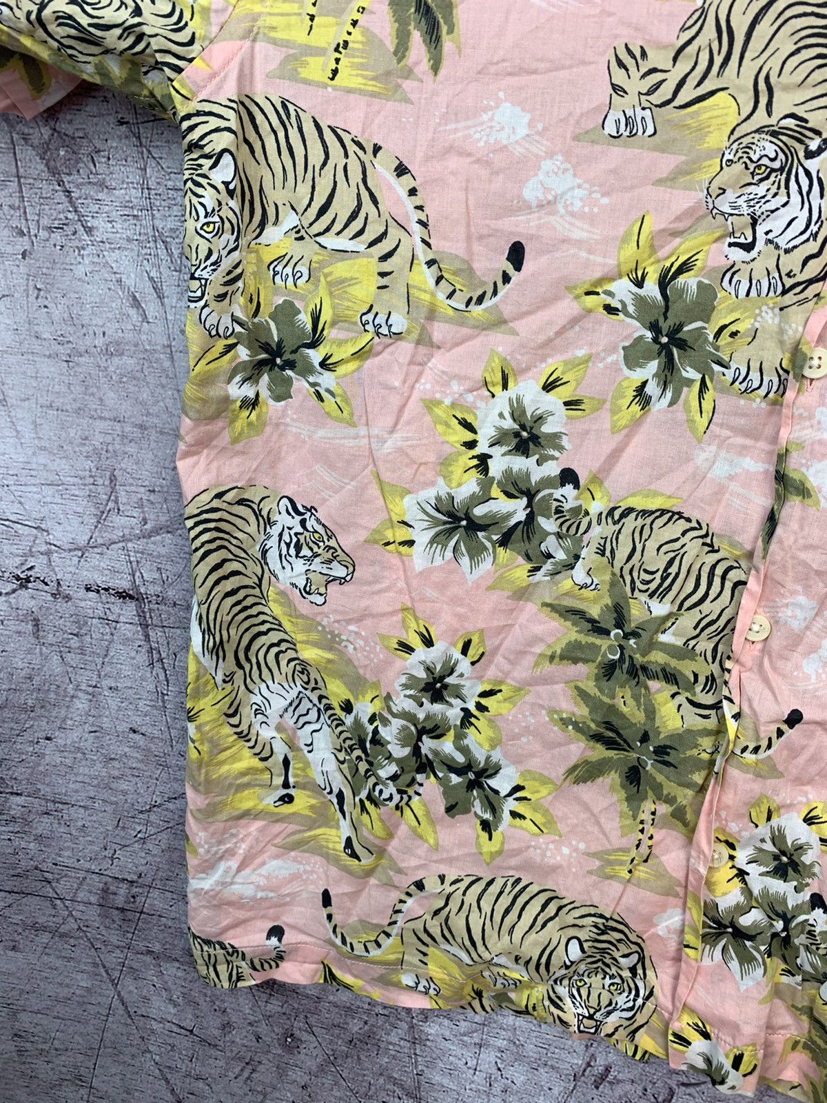 Japanese Brand Vintage Japanese Asian Tiger Shirt Size US L / EU 52-54 / 3 - 4 Thumbnail