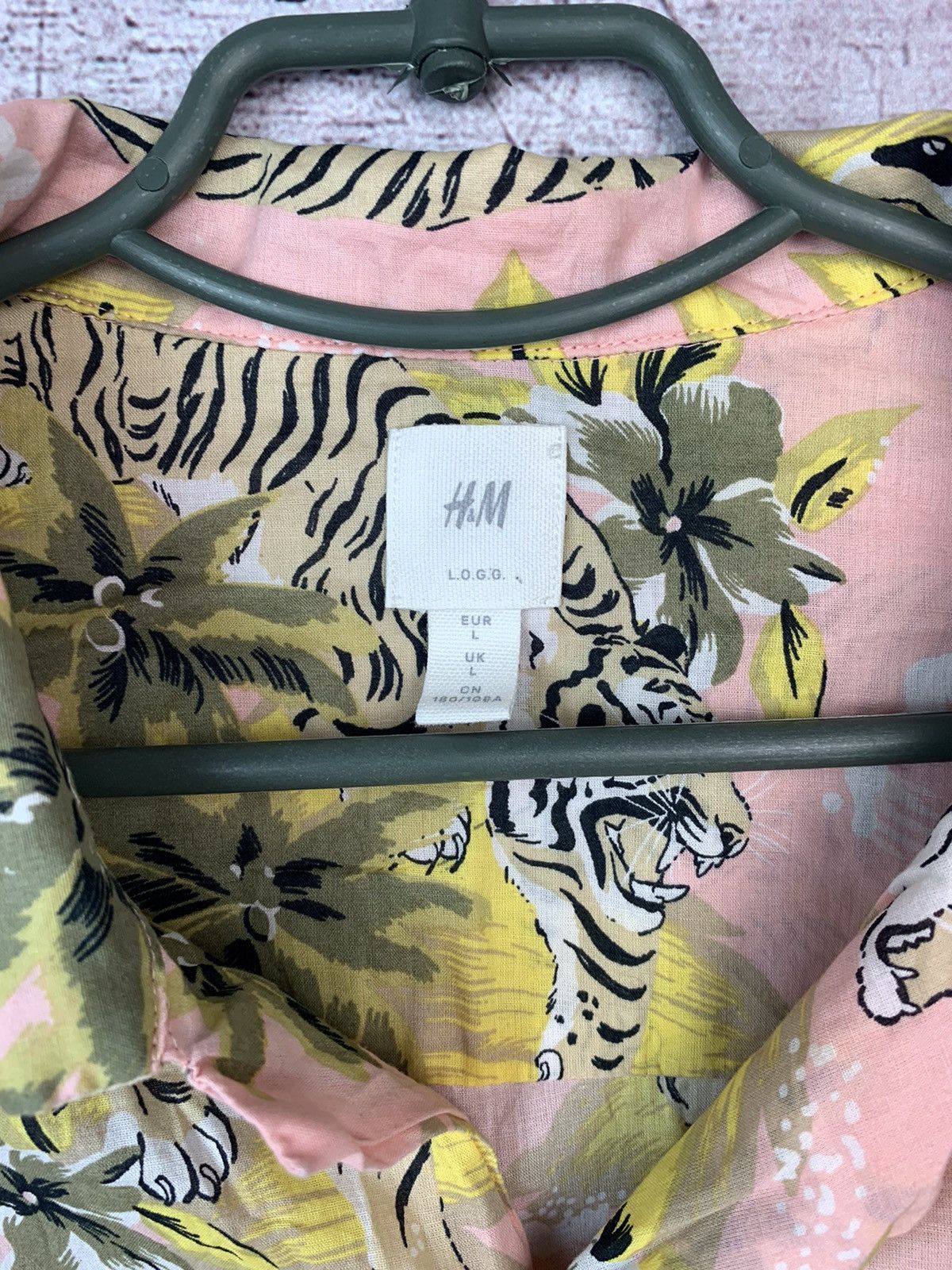 Japanese Brand Vintage Japanese Asian Tiger Shirt Size US L / EU 52-54 / 3 - 7 Thumbnail